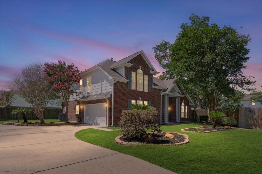 Property photo for 1813 Oakland Circle, Pearland, TX
