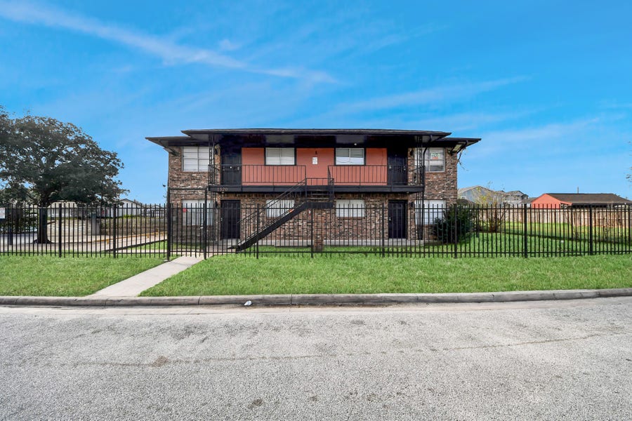 Property photo for 1320 Griffin Street, #4, Houston, TX