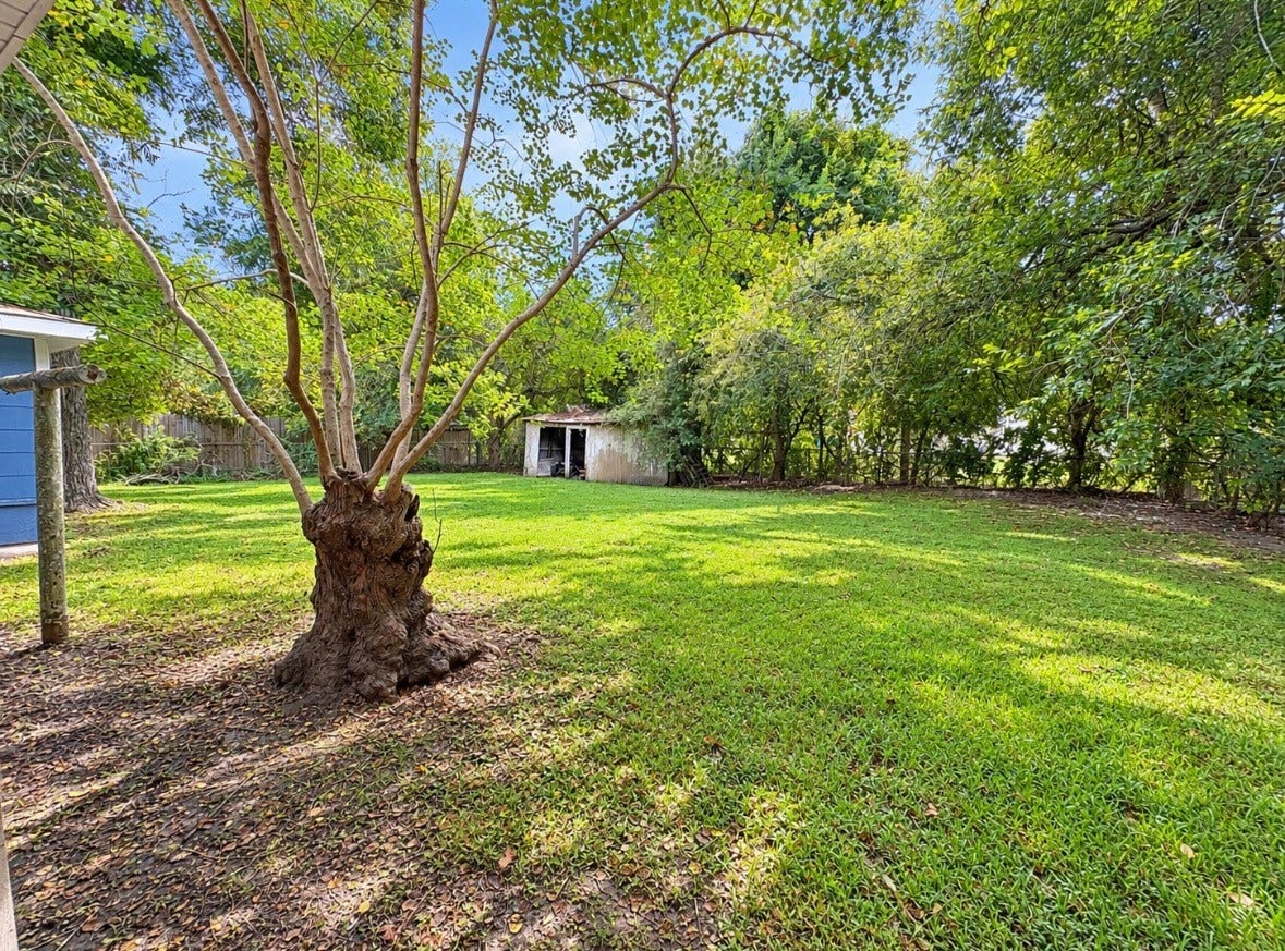11929 15th Street, Santa Fe, TX 77510 11929 15th Street, Santa Fe, TX 77510