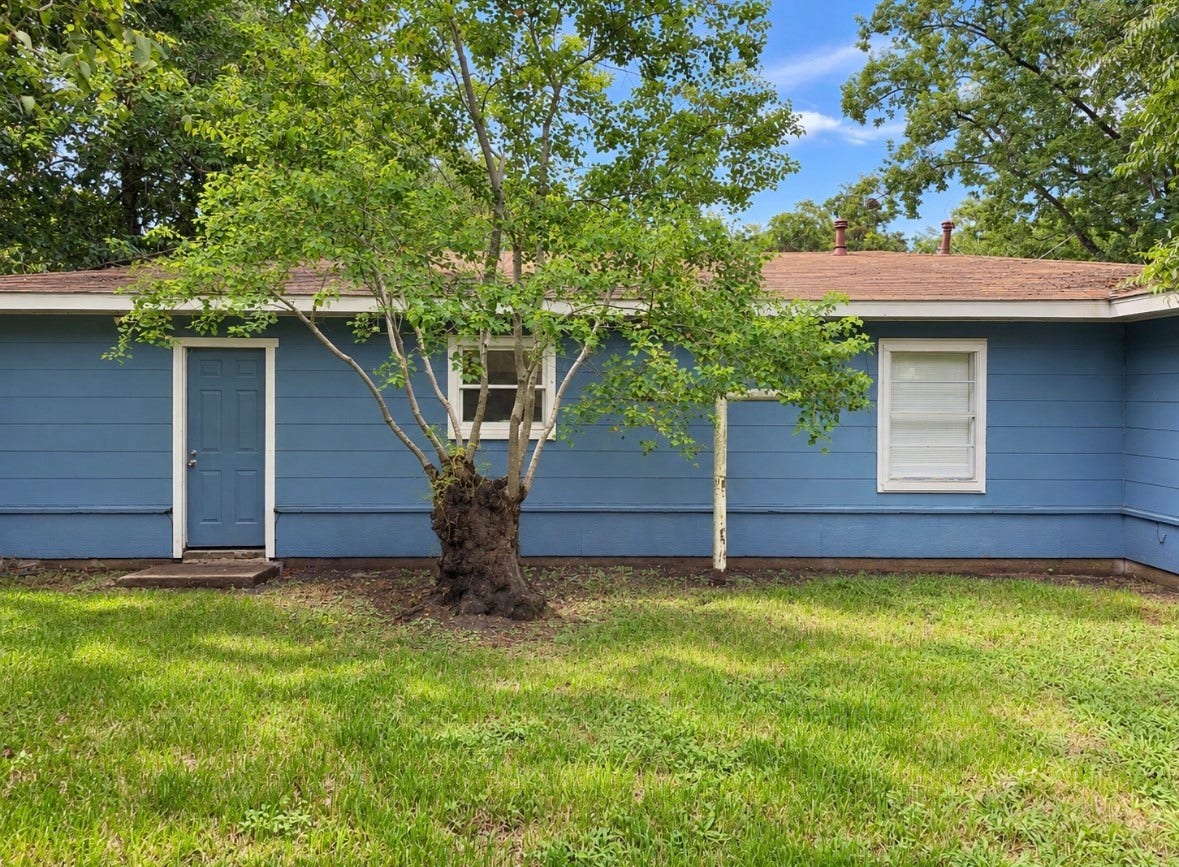 11929 15th Street, Santa Fe, TX 77510 A second look at the backyard and all the space it has to offer