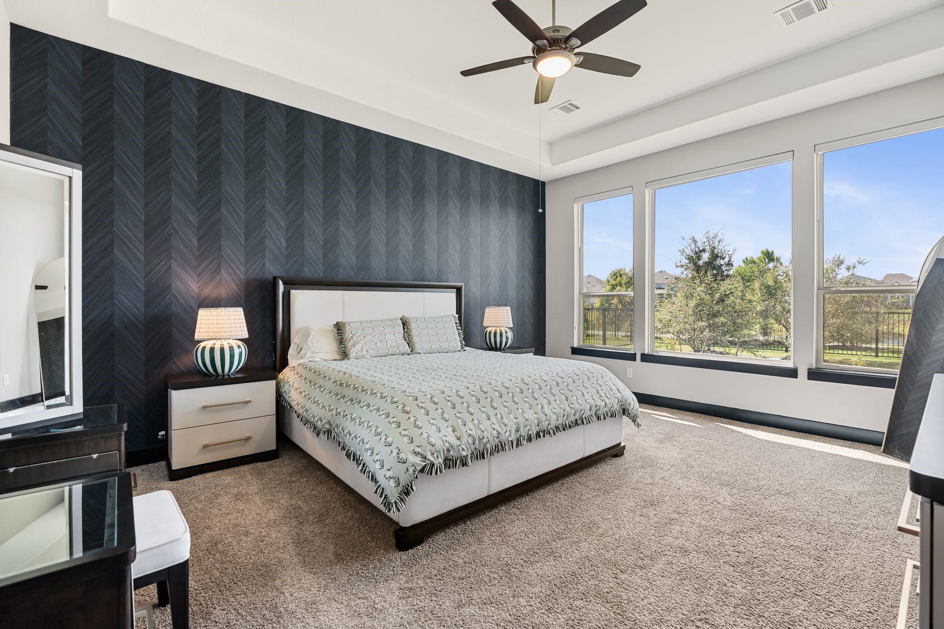11115 Heartleaf Aster Way, Cypress, TX 77433 Primary bathroom overlooks backyard and lake!