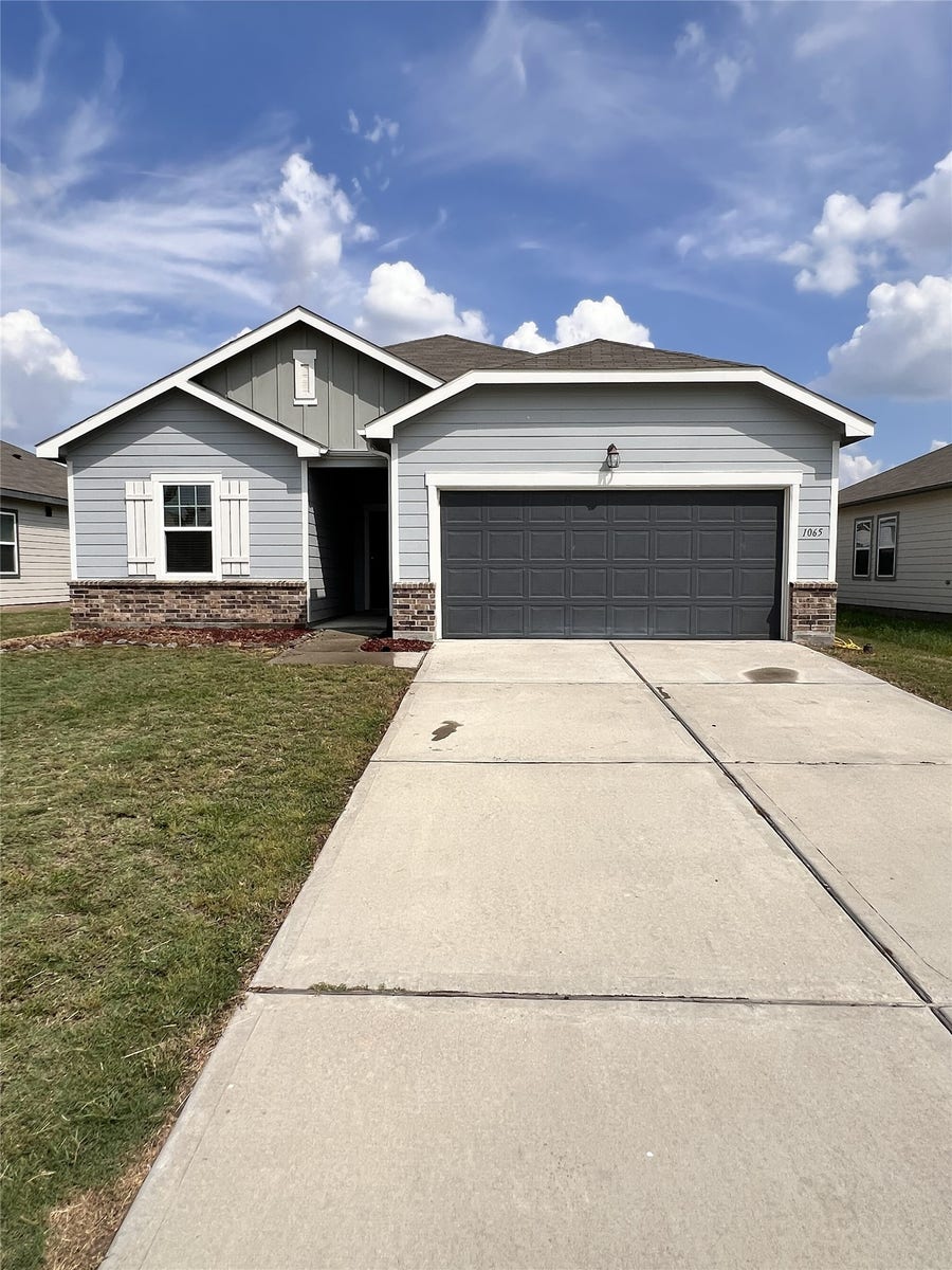 Property photo for 1065 Water Oak Lane, Brookshire, TX
