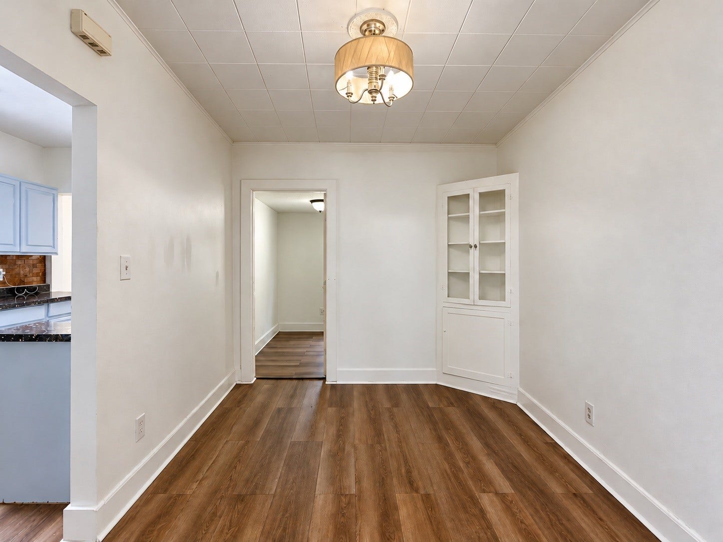416 W Brazos Avenue, West Columbia, TX 77486 Formal dining space off the kitchen