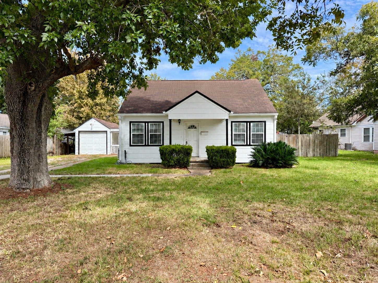 416 W Brazos Avenue, West Columbia, TX 77486 416 W Brazos Avenue, West Columbia, TX 77486