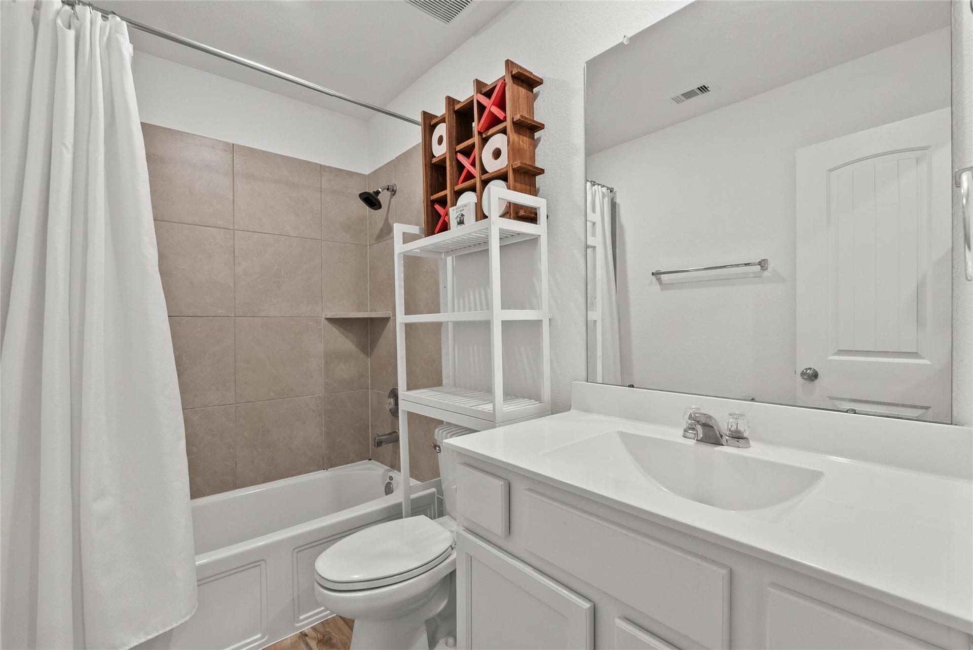 4331 Oakdale Mist Drive, Dickinson, TX 77539 4331 Oakdale Mist Drive, Dickinson, TX 77539