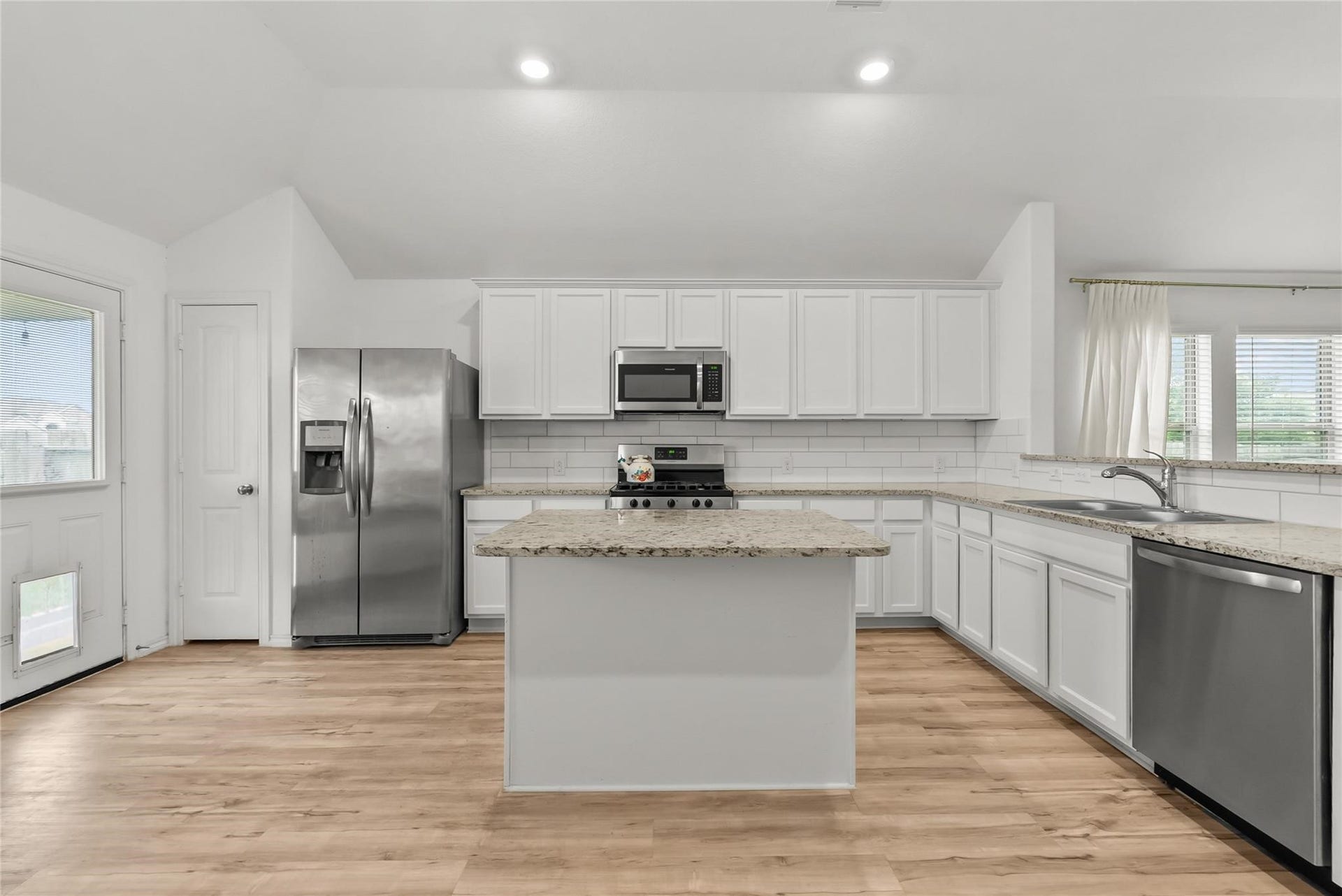 4331 Oakdale Mist Drive, Dickinson, TX 77539 4331 Oakdale Mist Drive, Dickinson, TX 77539
