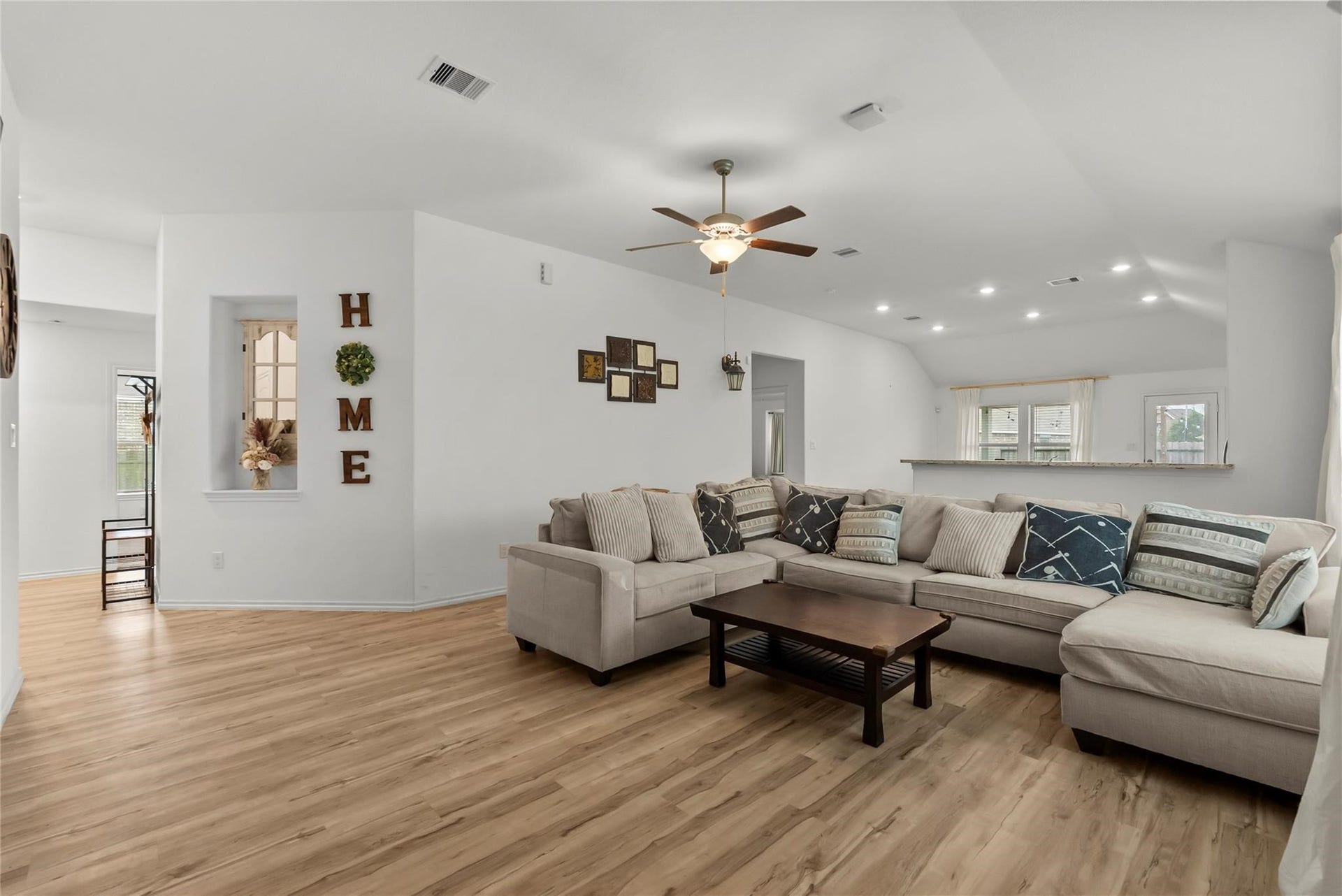 4331 Oakdale Mist Drive, Dickinson, TX 77539 4331 Oakdale Mist Drive, Dickinson, TX 77539