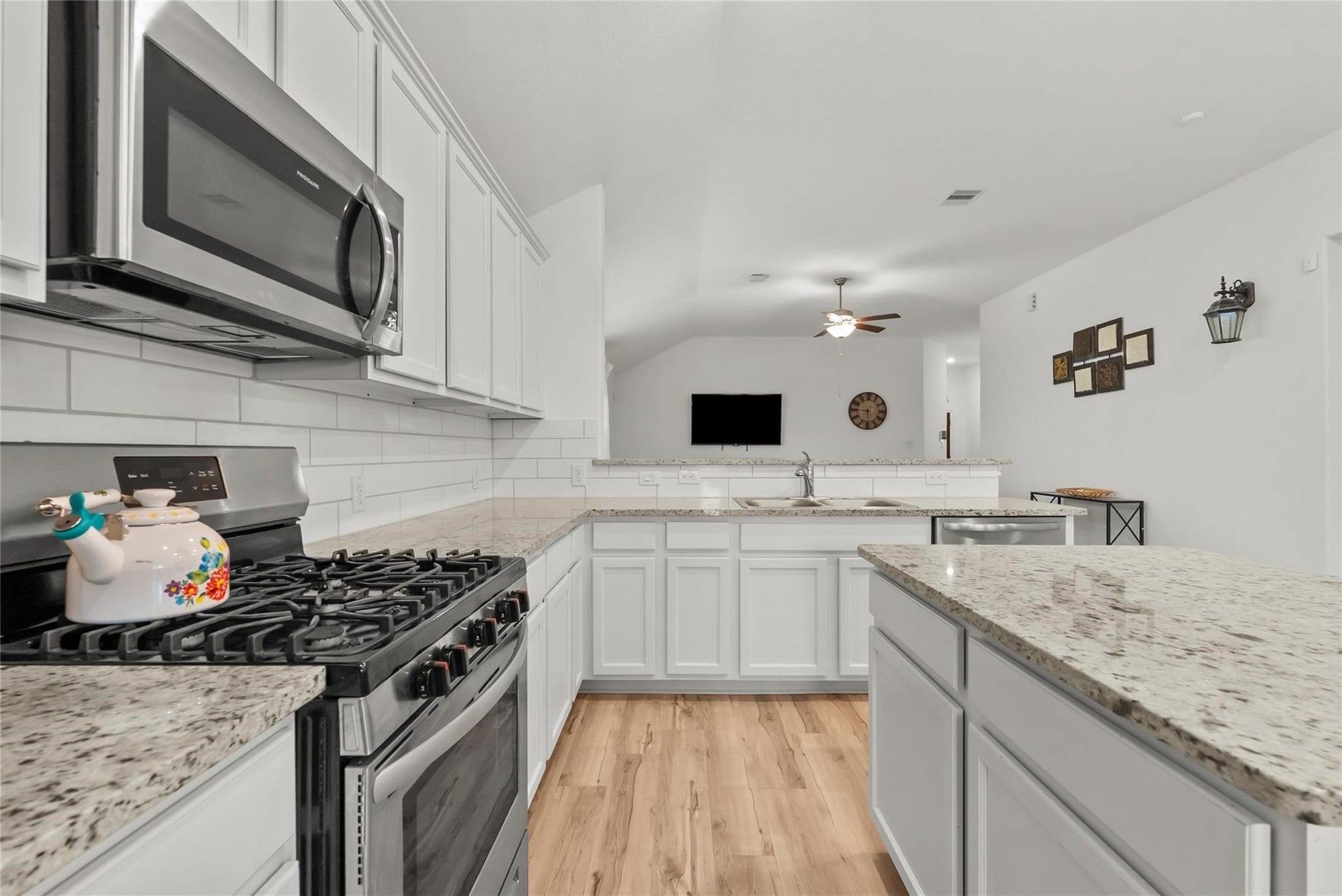 4331 Oakdale Mist Drive, Dickinson, TX 77539 4331 Oakdale Mist Drive, Dickinson, TX 77539
