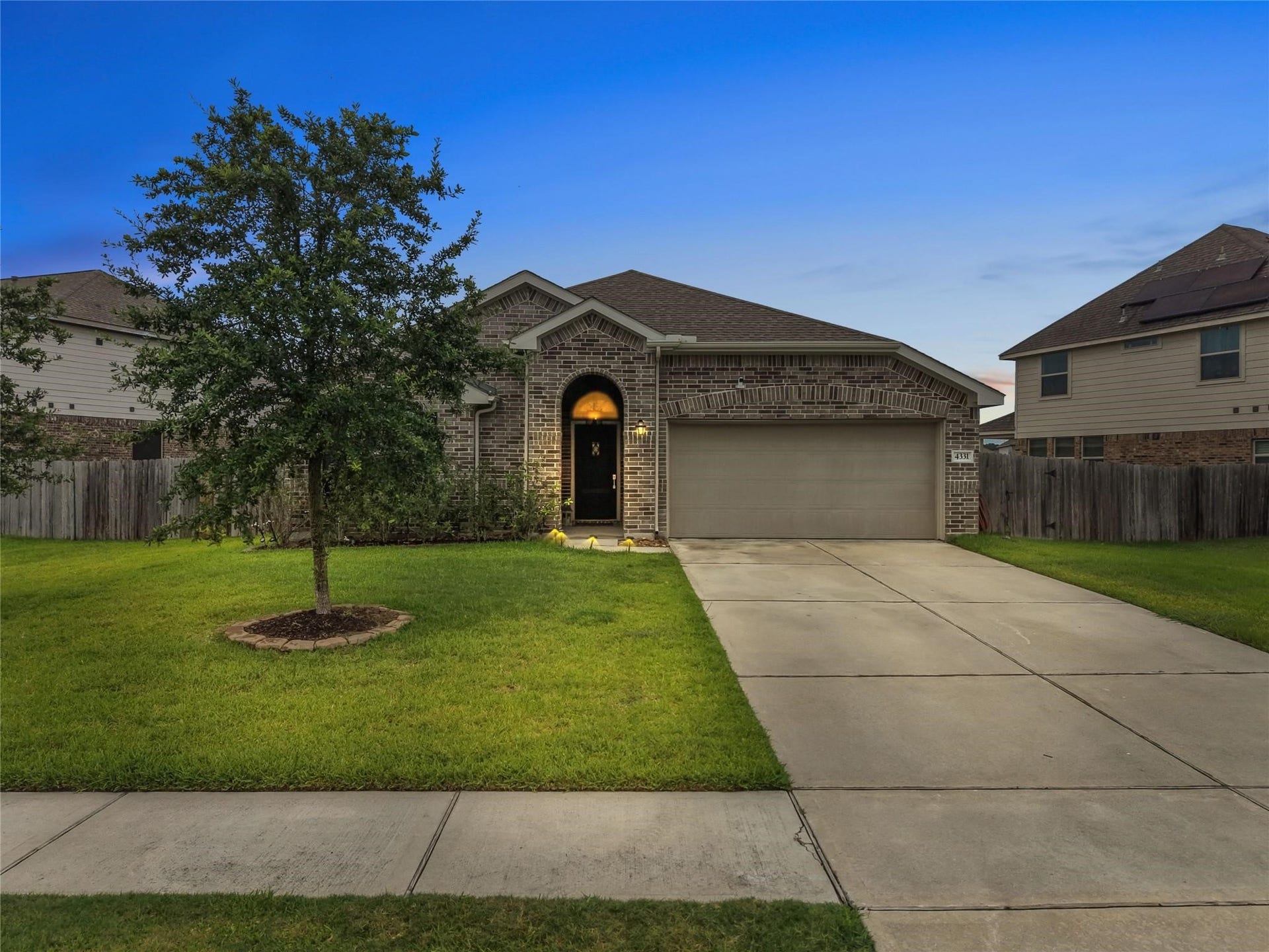 4331 Oakdale Mist Drive, Dickinson, TX 77539 4331 Oakdale Mist Drive, Dickinson, TX 77539