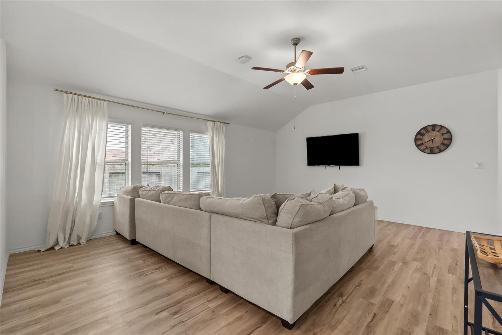 4331 Oakdale Mist Drive, Dickinson, TX 77539 4331 Oakdale Mist Drive, Dickinson, TX 77539