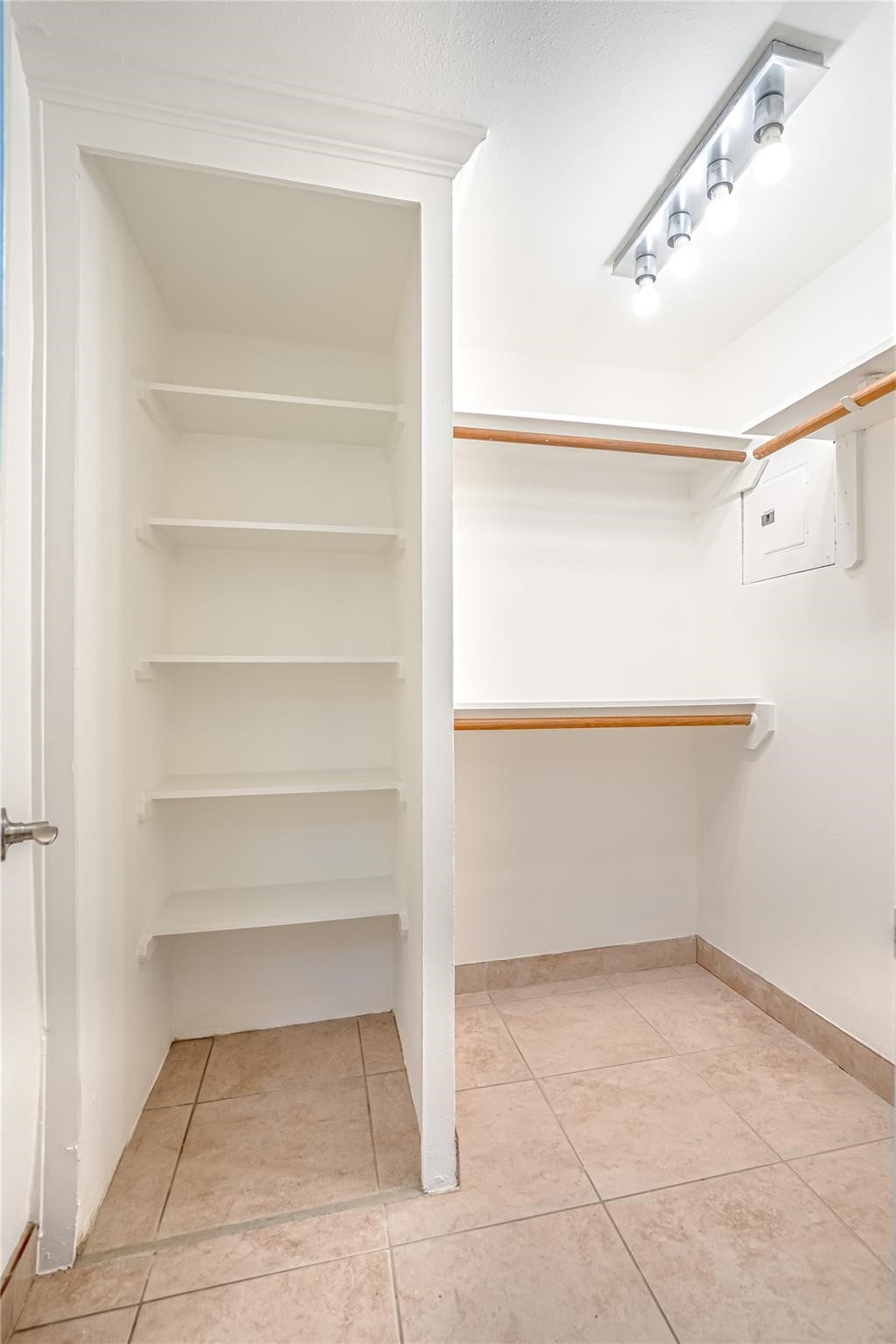 860 E 25th Street, Houston, TX 77009 860 E 25th Street, Houston, TX 77009