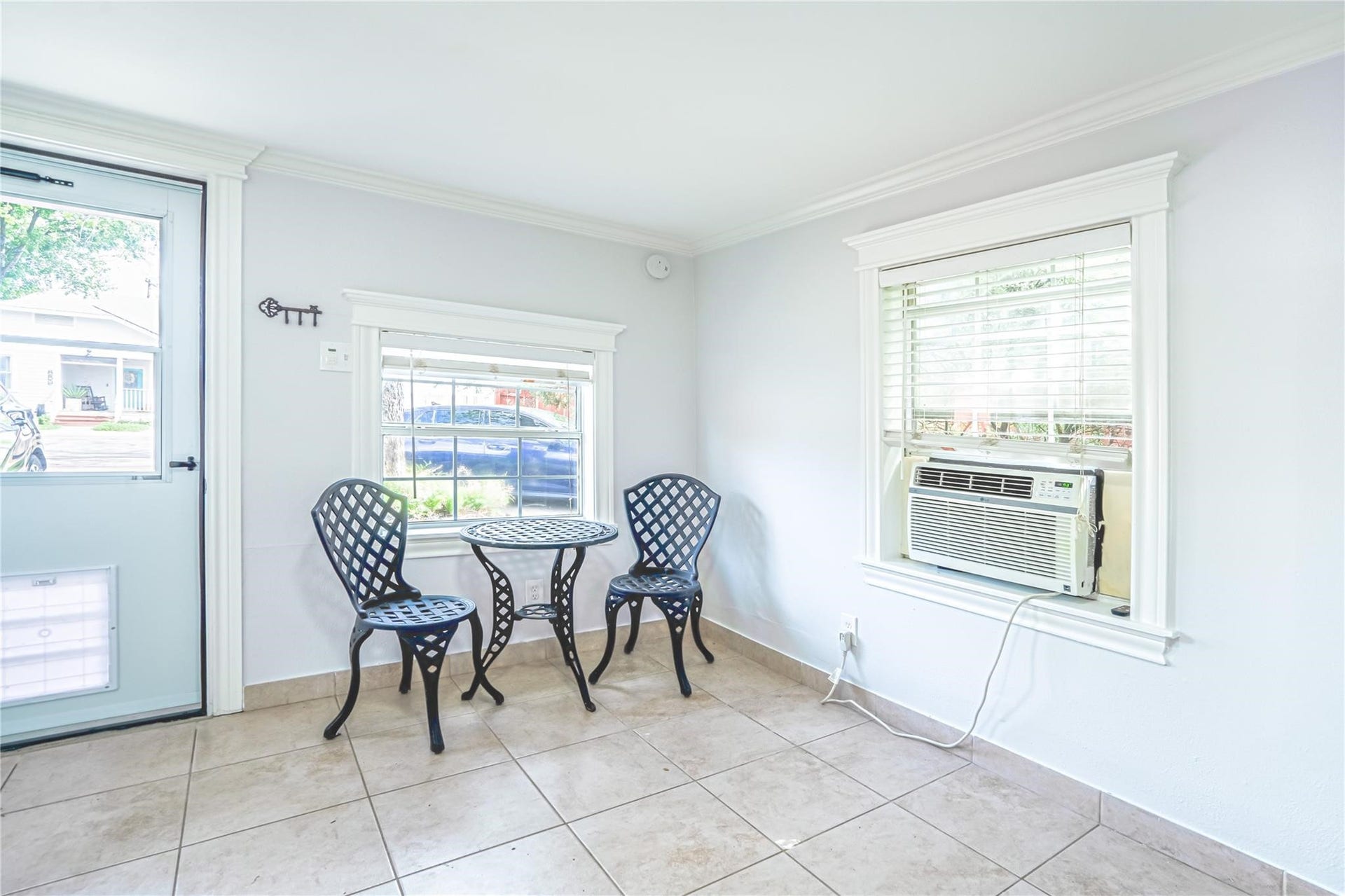 860 E 25th Street, Houston, TX 77009 860 E 25th Street, Houston, TX 77009