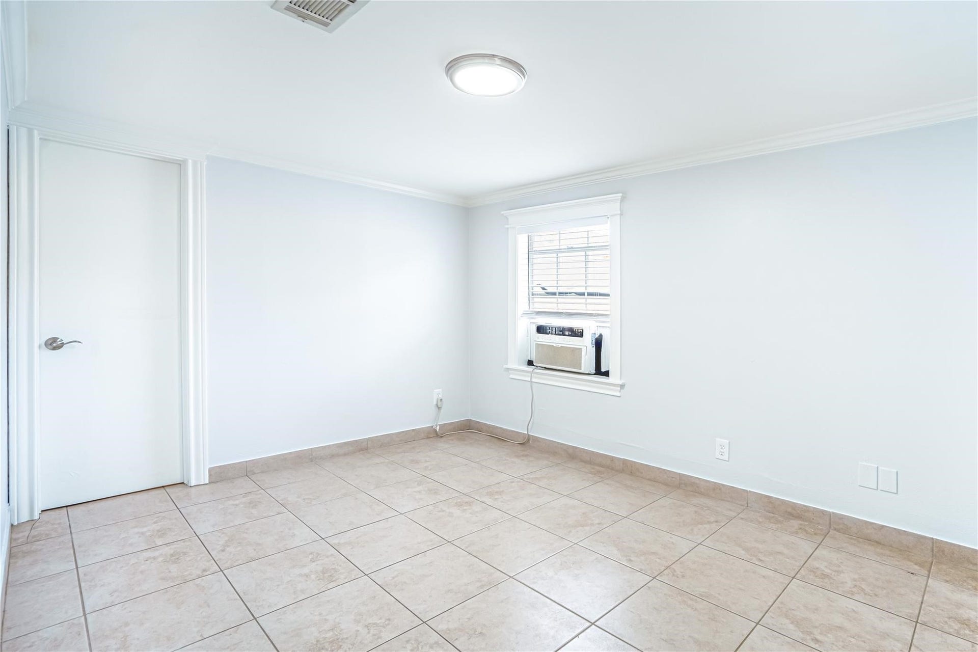 860 E 25th Street, Houston, TX 77009 860 E 25th Street, Houston, TX 77009