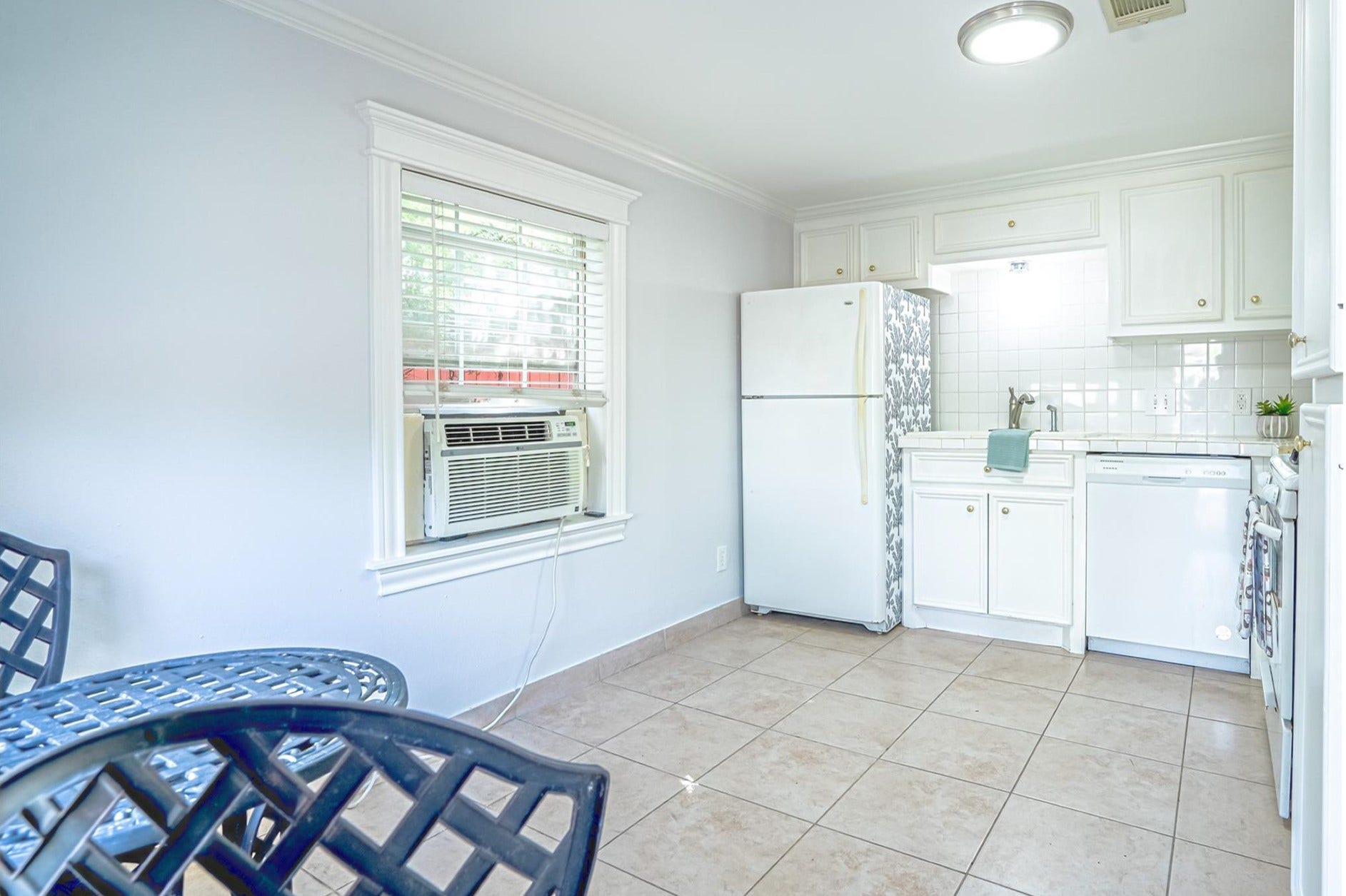 860 E 25th Street, Houston, TX 77009 860 E 25th Street, Houston, TX 77009