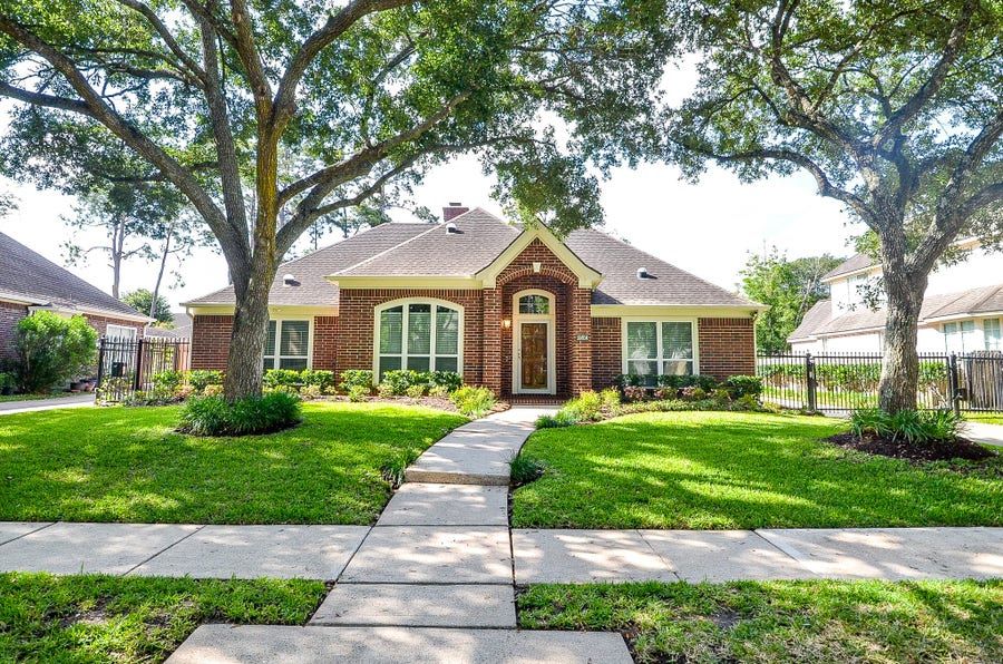 Property photo for 15814 El Dorado Oaks Drive, Houston, TX