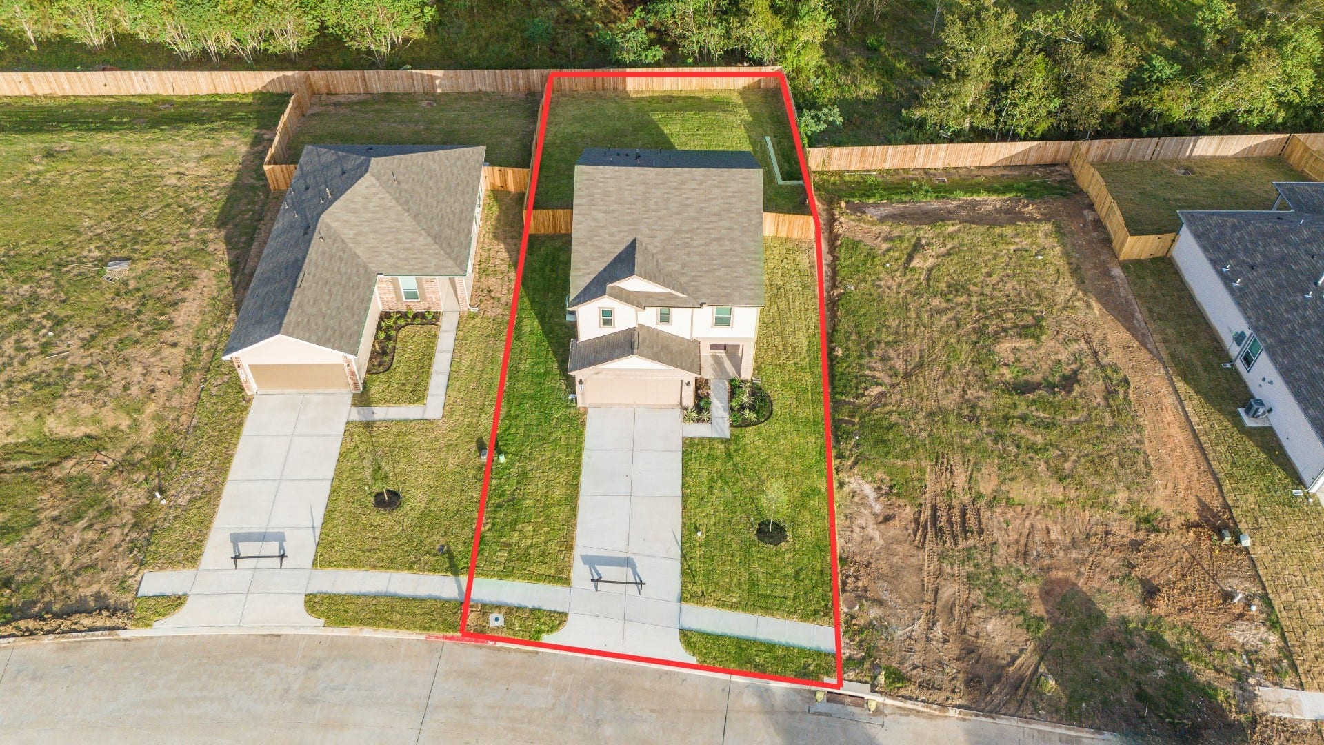 5623 Blackbird Lane, Hitchcock, TX 77563 Nestled in the Sunset Grove community, this KB Home offers the added privacy of a backyard with no back neighbors, creating a peaceful setting to enjoy outdoor living.