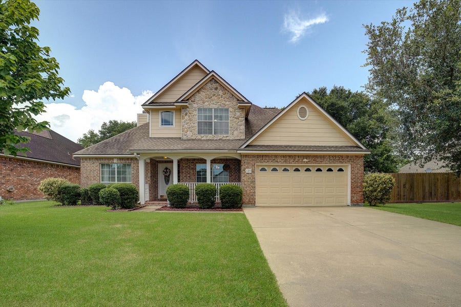 Property photo for 129 Lasso Street, Angleton, TX