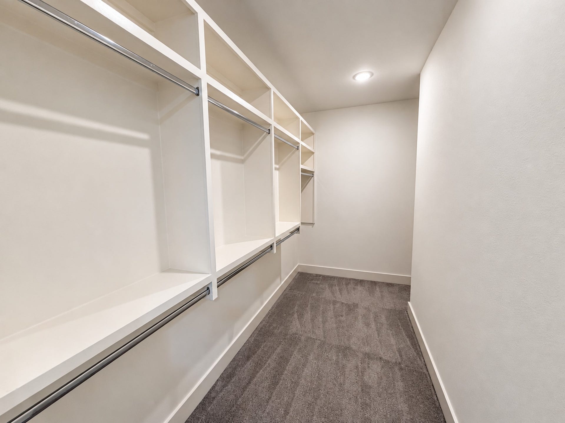 2906 Cline Street, Houston, TX 77020 Spacious third-floor walk-in closet with built-in shelving and generous hanging space.