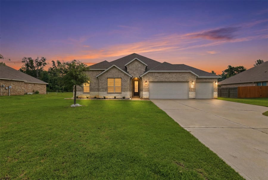 Property photo for 6422 Rolling Hills Road, Conroe, TX