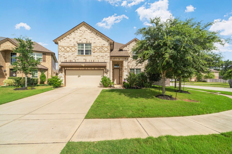 Property photo for 2004 Woodland Park Court, Conroe, TX