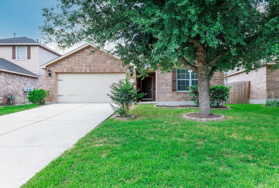 Property photo for 10232 Tate Court, Conroe, TX