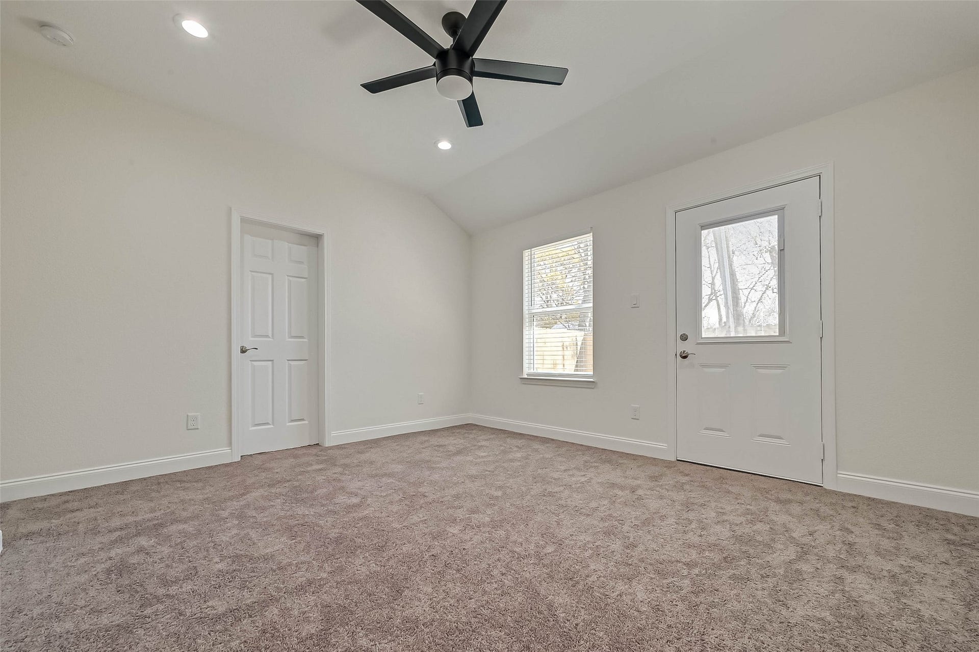 4934 Malmedy Unit Road, #A/B, Houston, TX 77033 4934 Malmedy Unit Road, #A/B, Houston, TX 77033