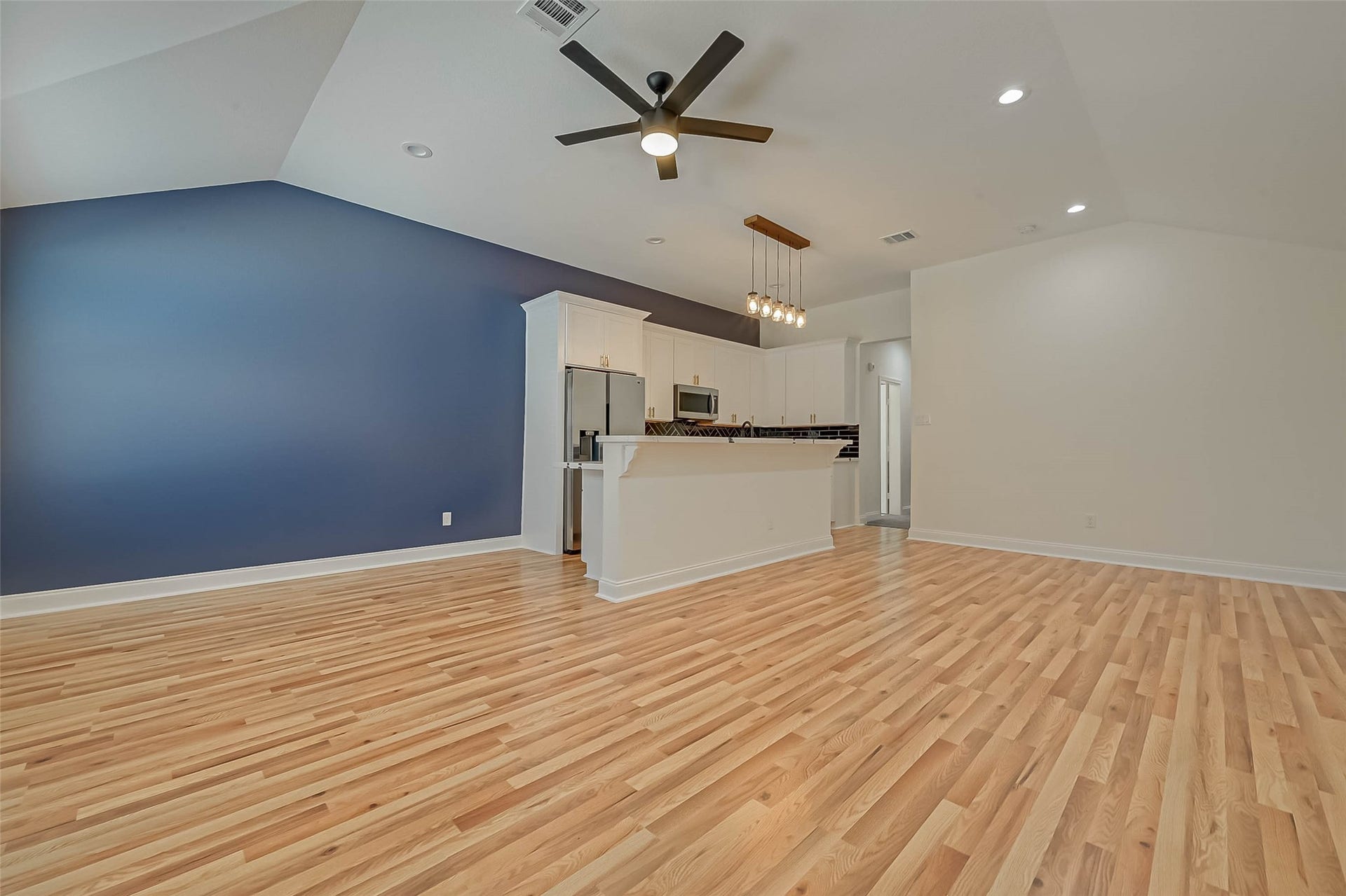 4934 Malmedy Unit Road, #A/B, Houston, TX 77033 4934 Malmedy Unit Road, #A/B, Houston, TX 77033