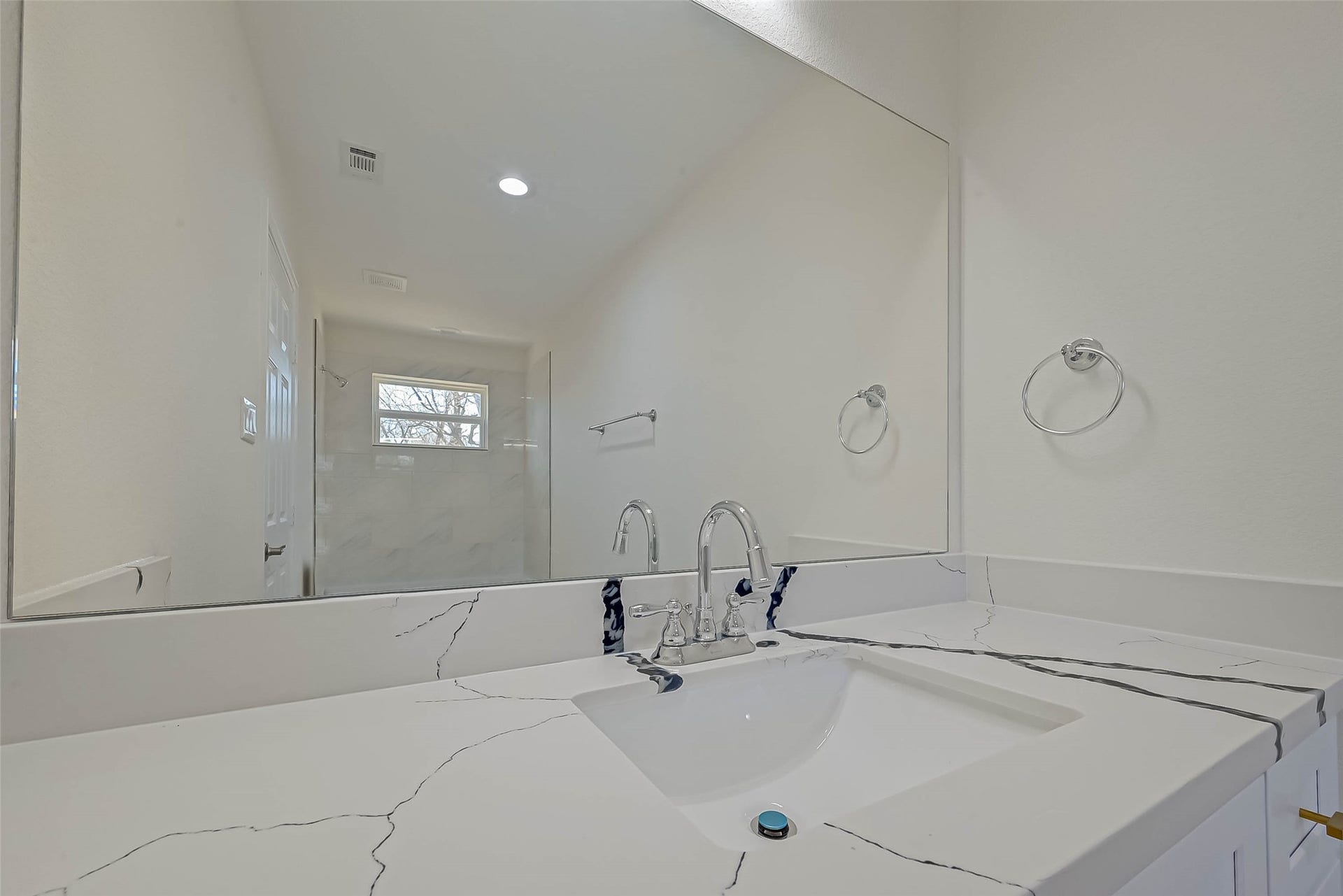 4934 Malmedy Unit Road, #A/B, Houston, TX 77033 4934 Malmedy Unit Road, #A/B, Houston, TX 77033