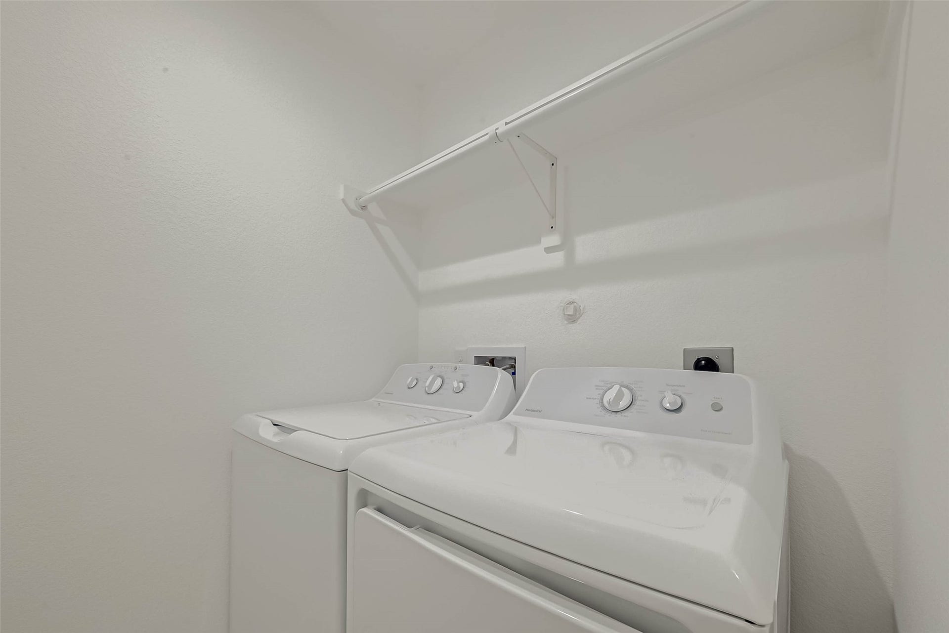 4934 Malmedy Unit Road, #A/B, Houston, TX 77033 4934 Malmedy Unit Road, #A/B, Houston, TX 77033