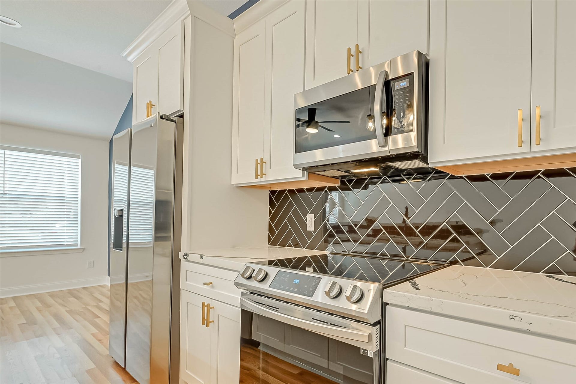 4934 Malmedy Unit Road, #A/B, Houston, TX 77033 4934 Malmedy Unit Road, #A/B, Houston, TX 77033