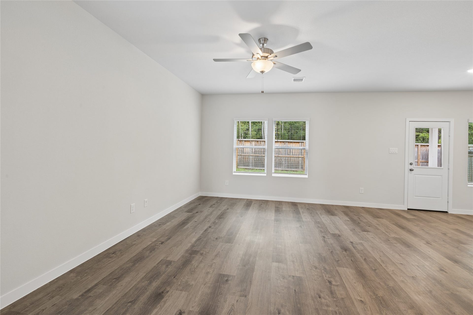 7806 Bergamot Cir, Magnolia, TX 77354 7806 Bergamot Cir, Magnolia, TX 77354