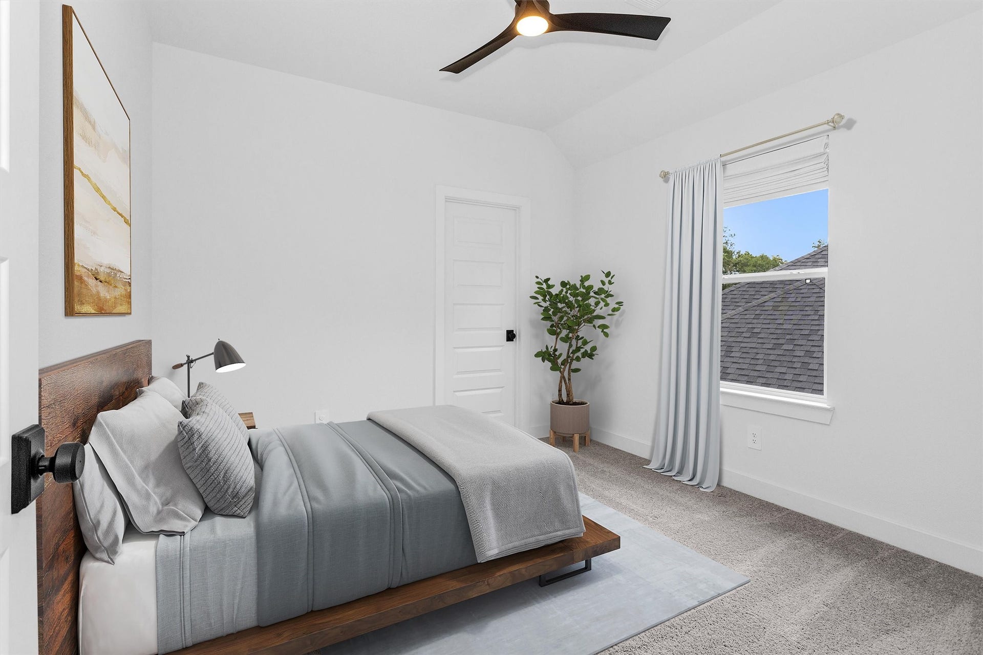 Secondary Upstairs bedroom