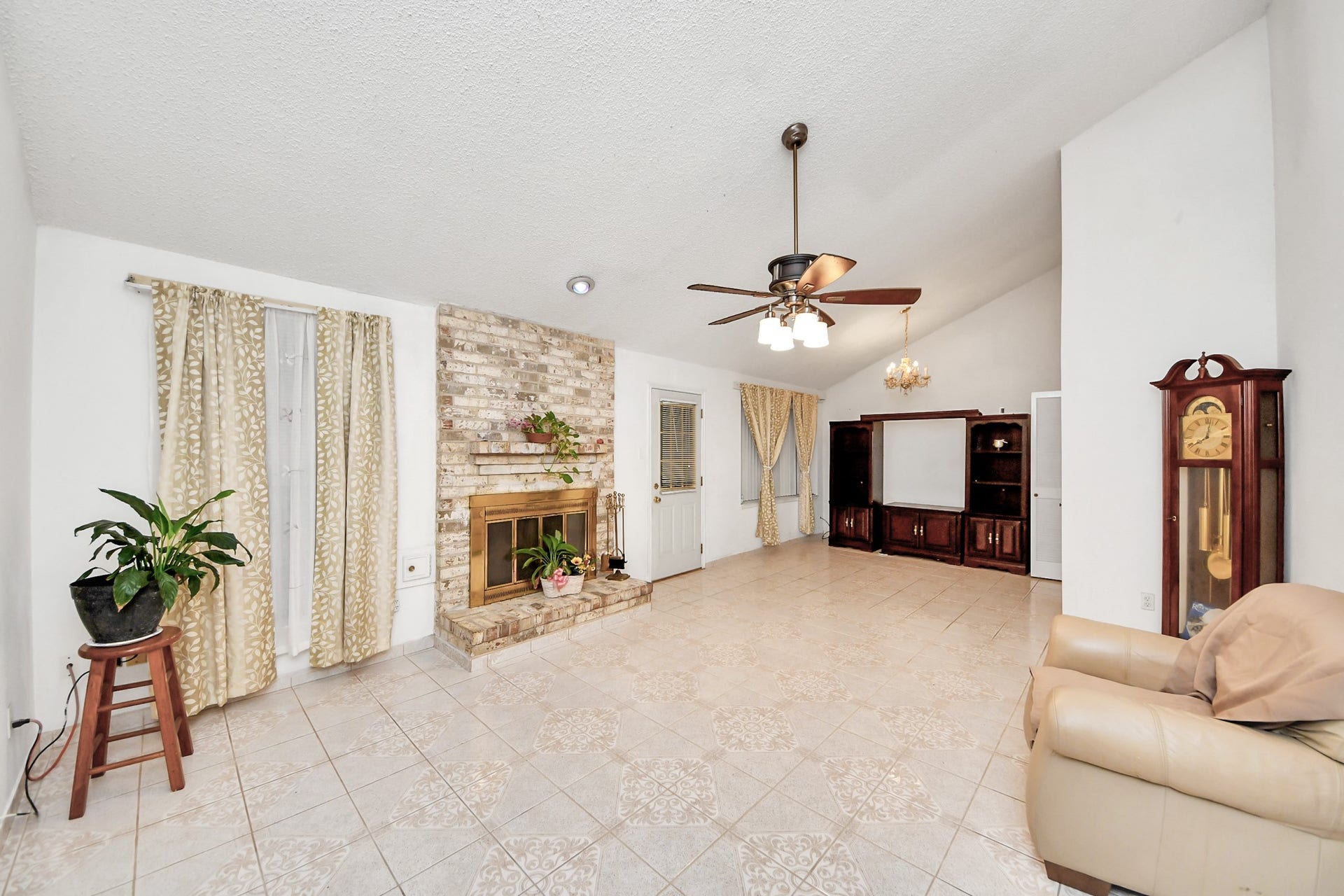 11610 Bowhead Drive, Houston, TX 77013 11610 Bowhead Drive, Houston, TX 77013