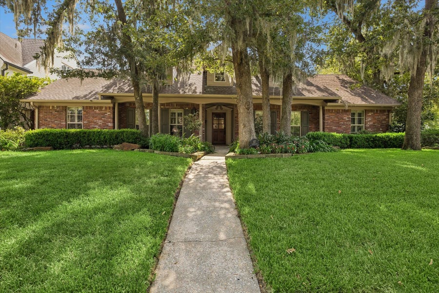 Property photo for 127 Fawnlake Drive, Houston, TX