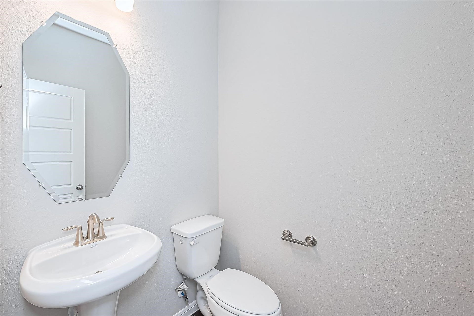 2110 Rosillo Brook Drive, Baytown, TX 77521 2110 Rosillo Brook Drive, Baytown, TX 77521