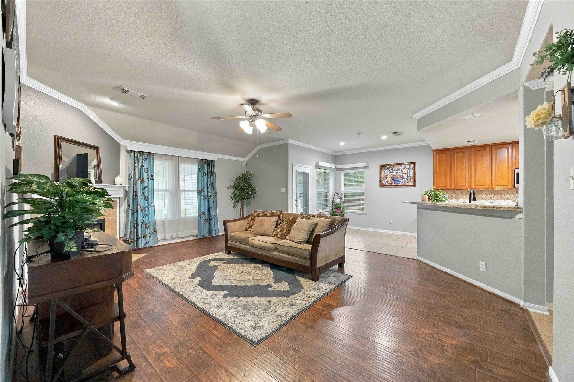 12314 Brentleywood Lane, Houston, TX 77070 Kitchen Overlooking Family Room and Breakfast Area