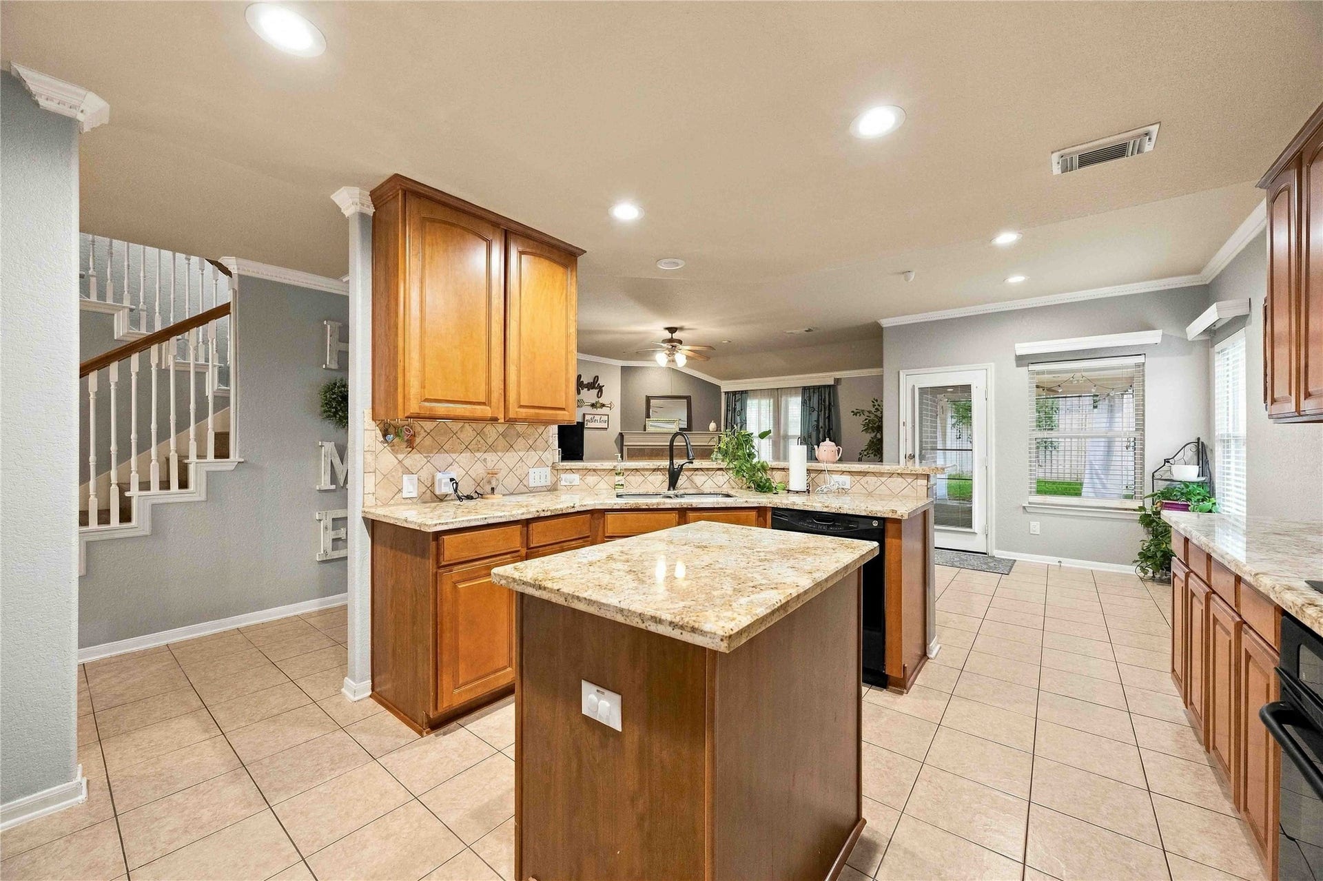 12314 Brentleywood Lane, Houston, TX 77070 Kitchen