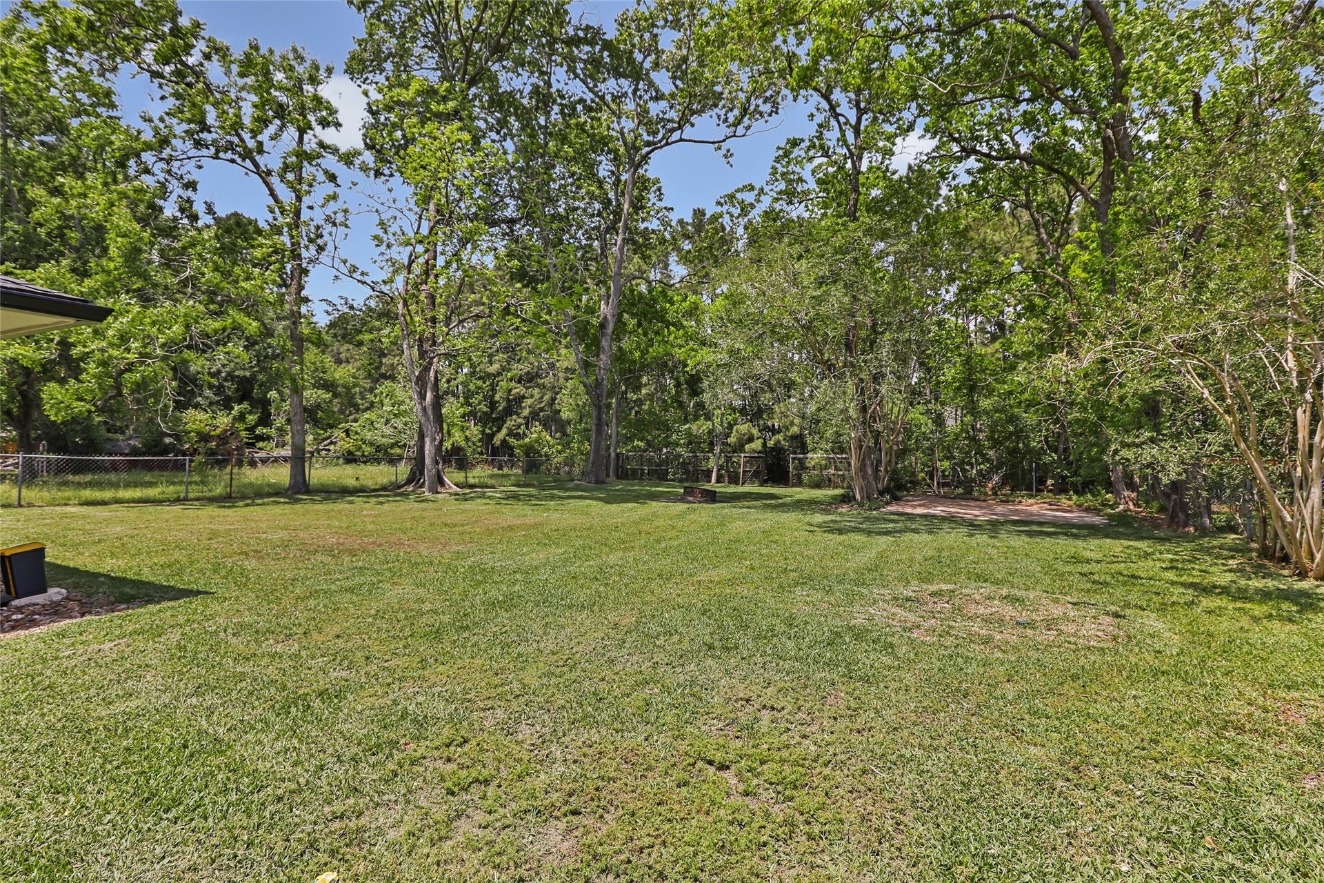 2543 Fountain View Street, New Caney, TX 77357 Large Backyard with Pond Access