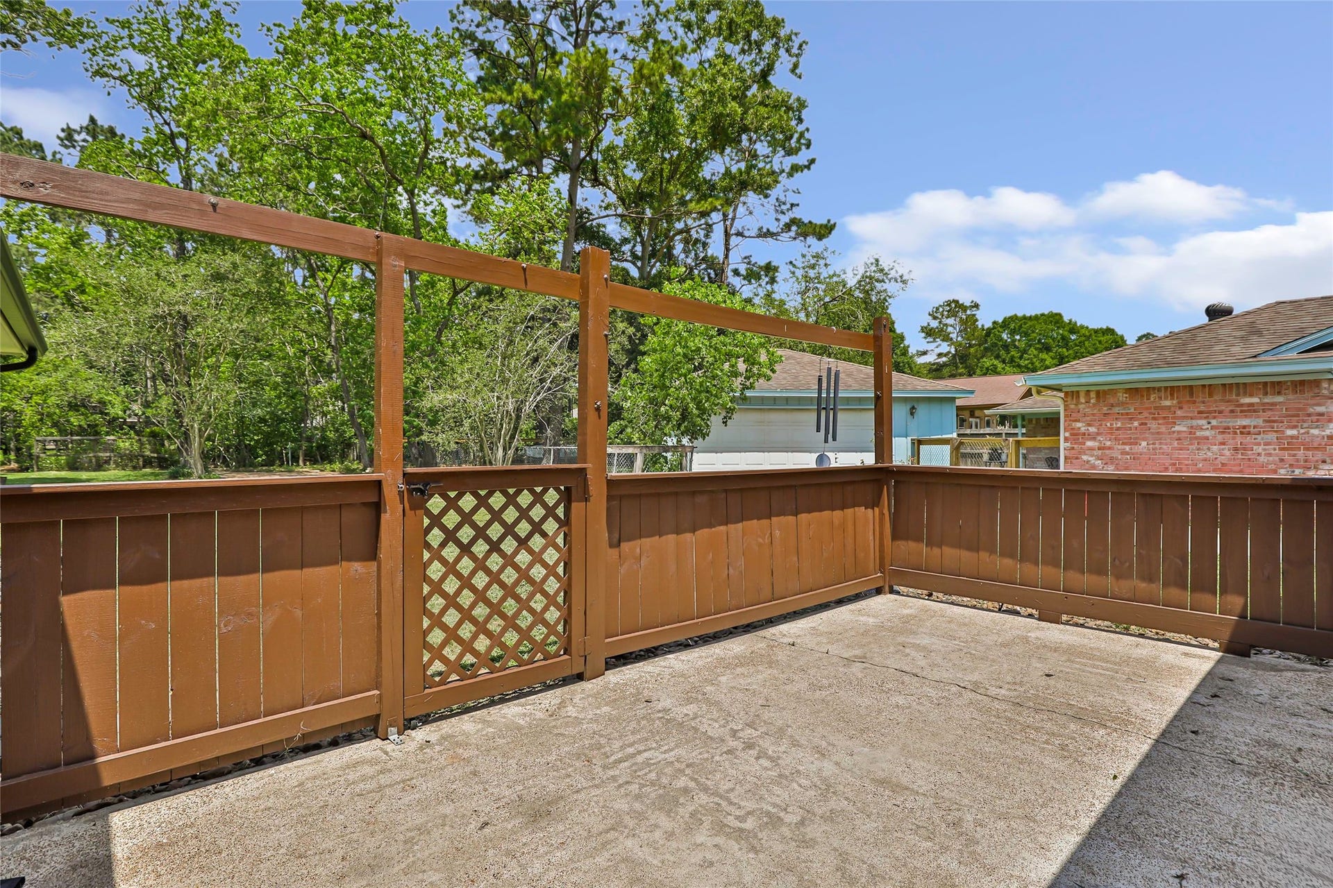 2543 Fountain View Street, New Caney, TX 77357 Fenced Back Patio