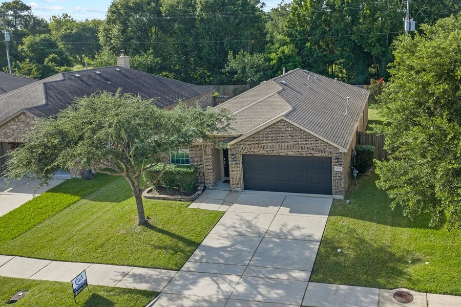Property photo for 1135 Treasure Court, Baytown, TX