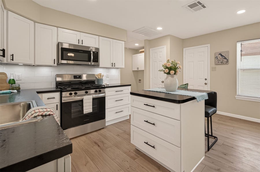 Property photo for 13843 Northlake Drive, Houston, TX