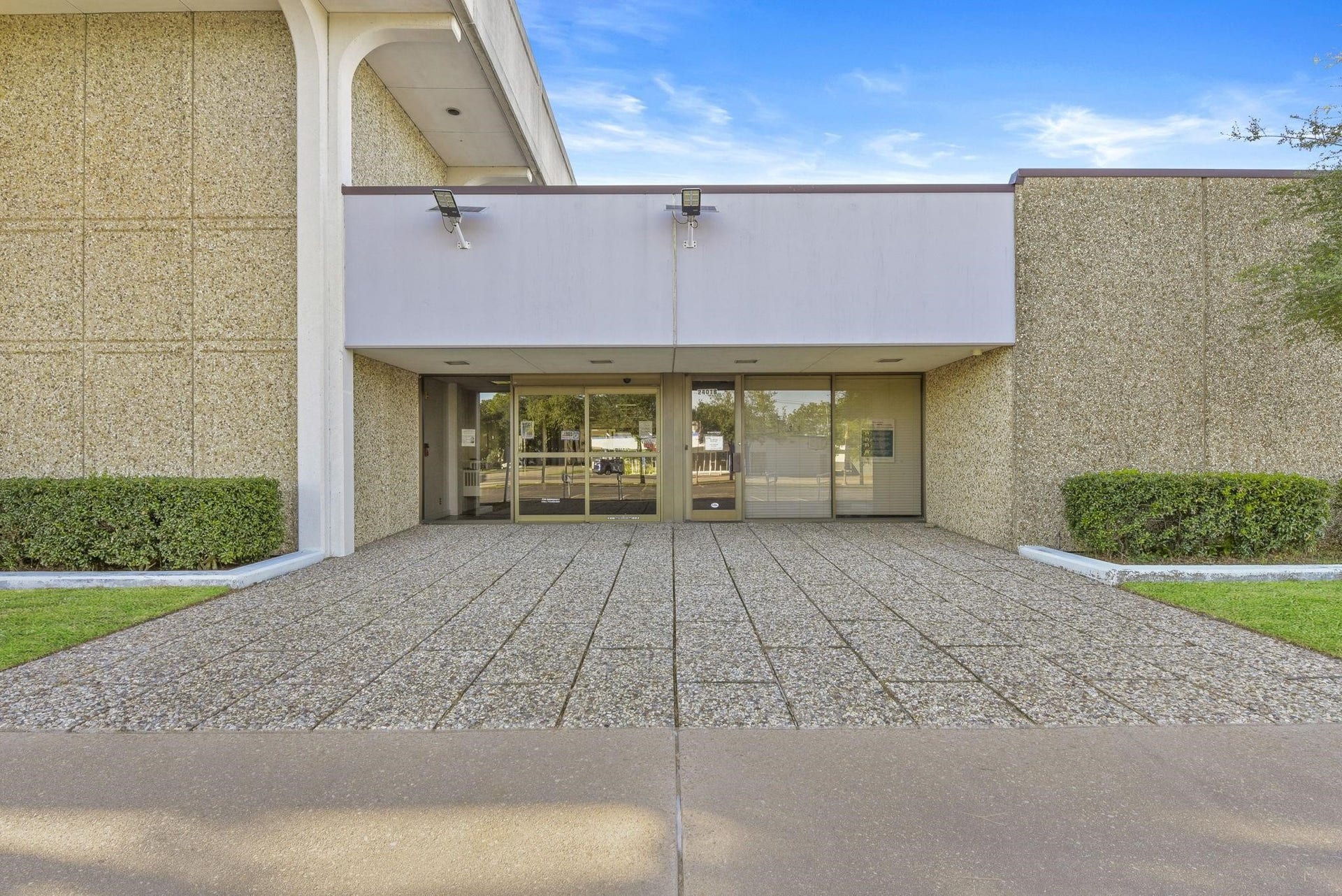 2401 Termini Street, Dickinson, TX 77539 2401 Termini Street, Dickinson, TX 77539