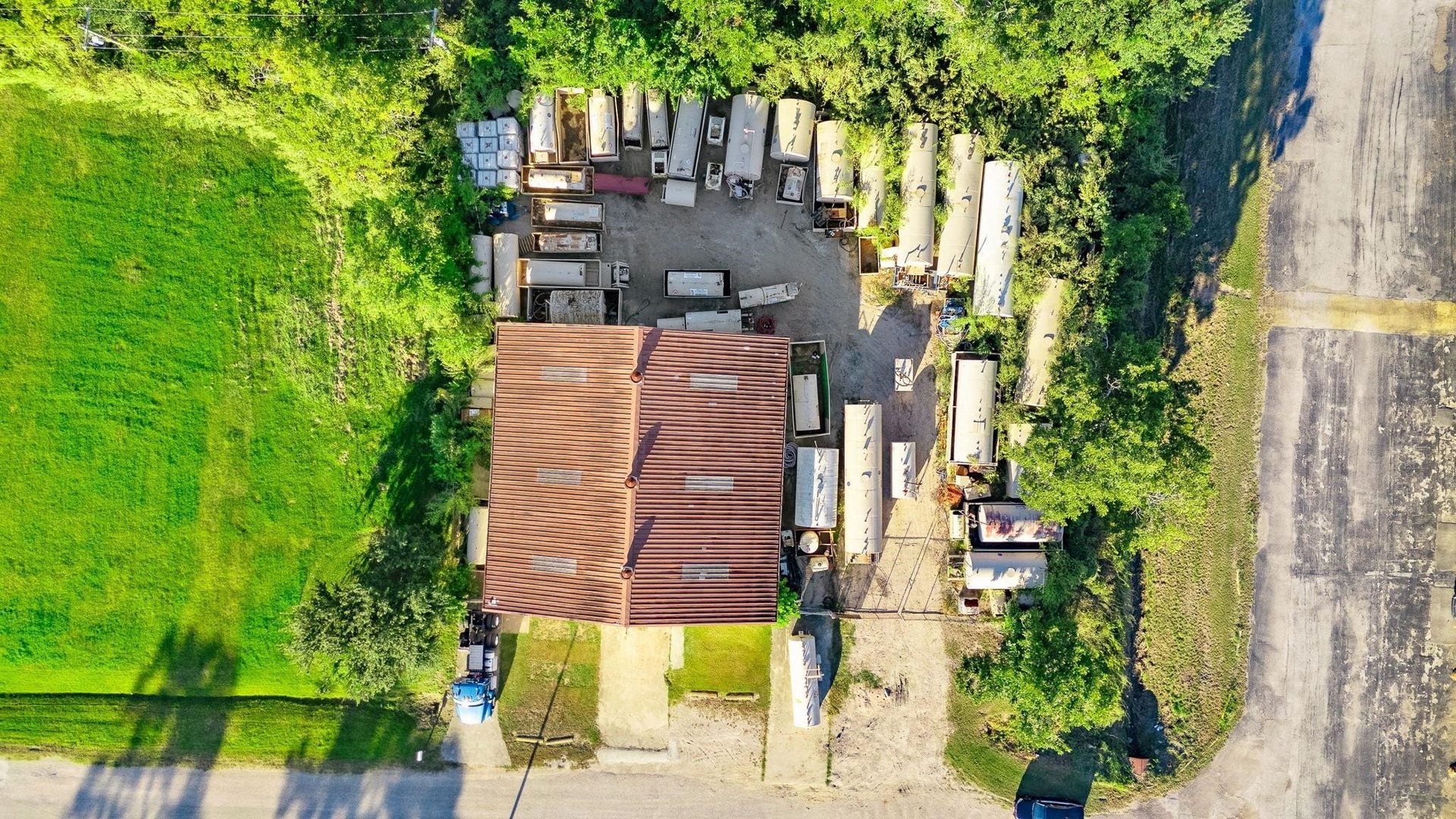 2401 Termini Street, Dickinson, TX 77539 3,800 sf Building