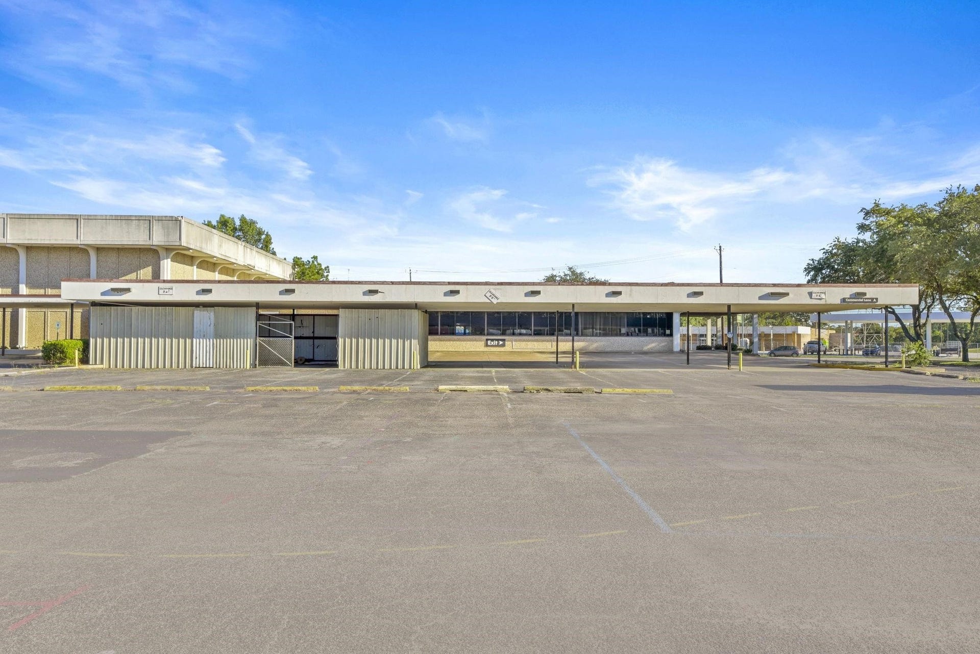 2401 Termini Street, Dickinson, TX 77539 2401 Termini Street, Dickinson, TX 77539