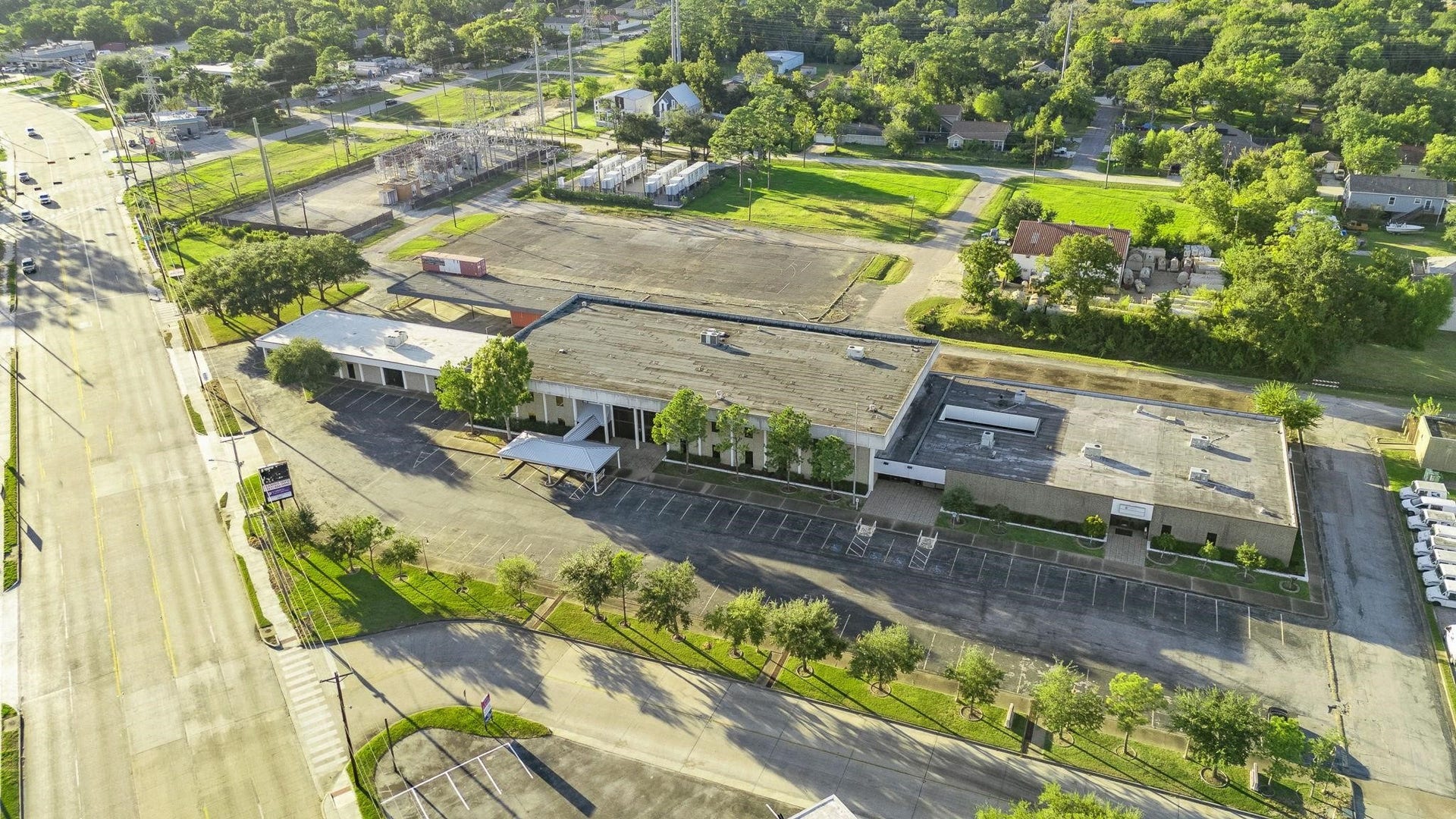 2401 Termini Street, Dickinson, TX 77539 2401 Termini Street, Dickinson, TX 77539