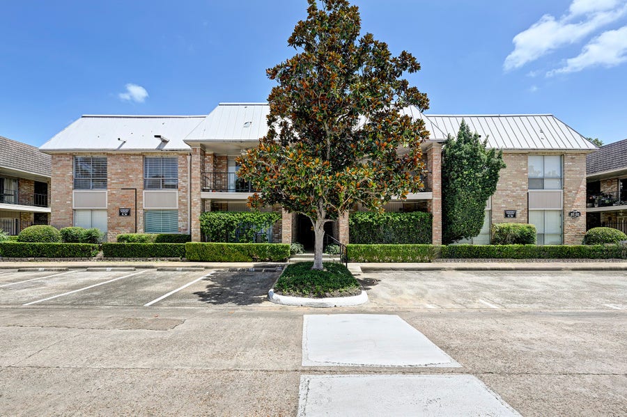Property photo for 2230 S Piney Point Road, #104, Houston, TX