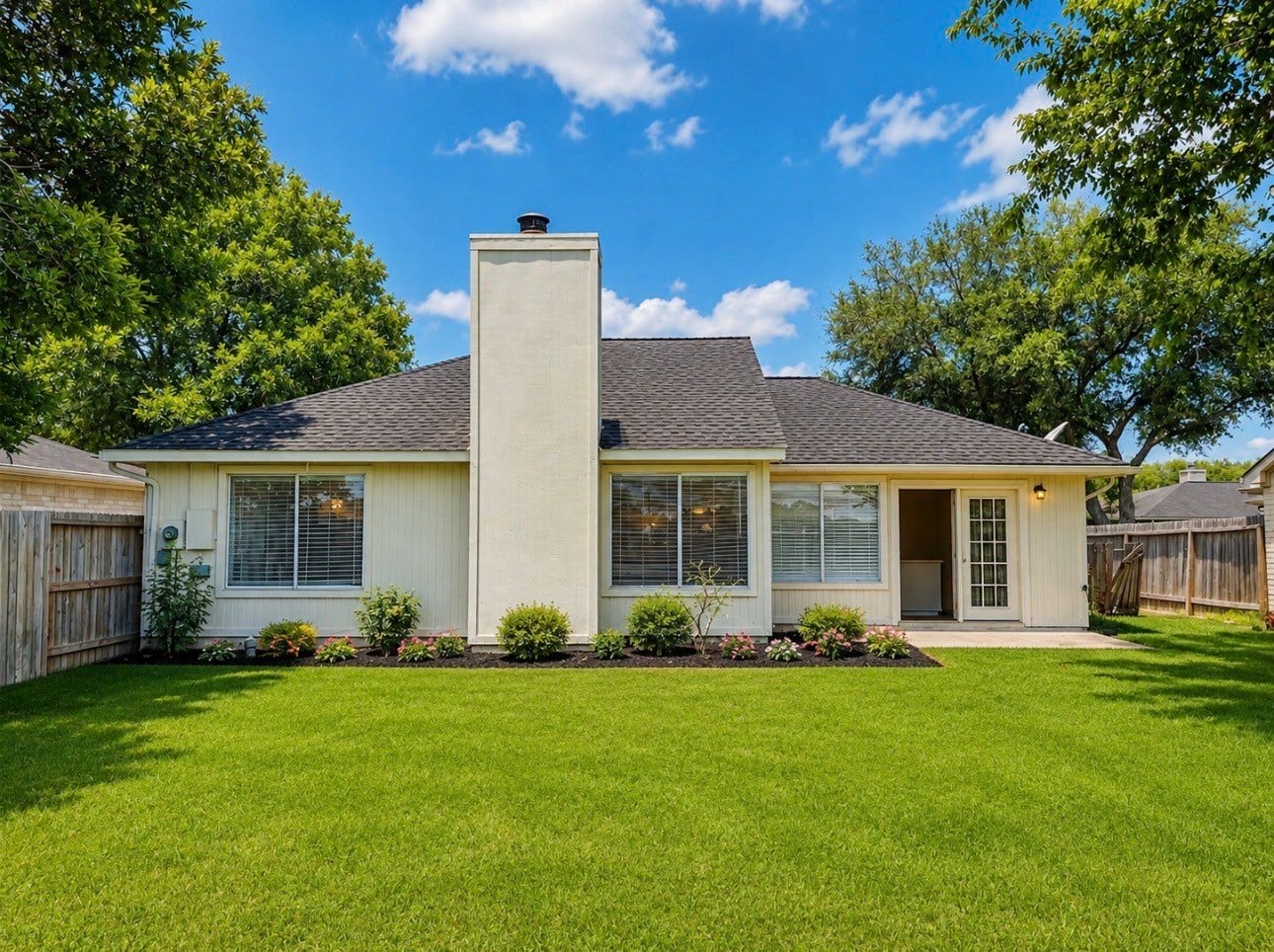 3023 Garden Lane, Sugar Land, TX 77479 Virtual landscaping