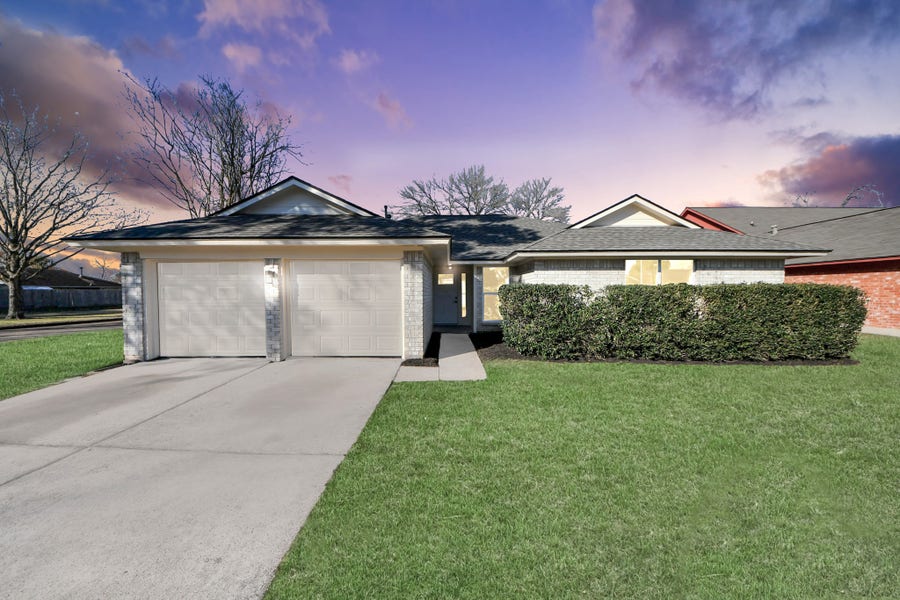 Property photo for 11403 Toucan Lane, Houston, TX