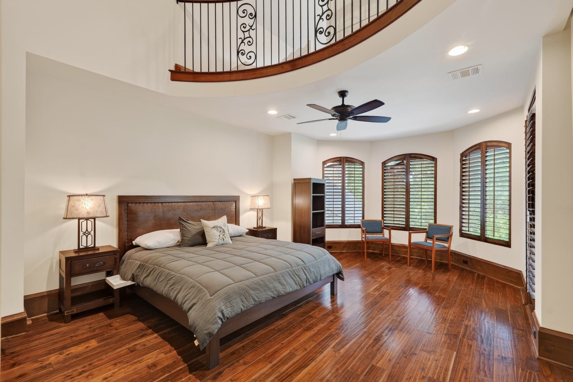 247 S Fazio Way, Spring, TX 77389 Expansive secondary bedroom with an open overlook to the dramatic two-story foyer.