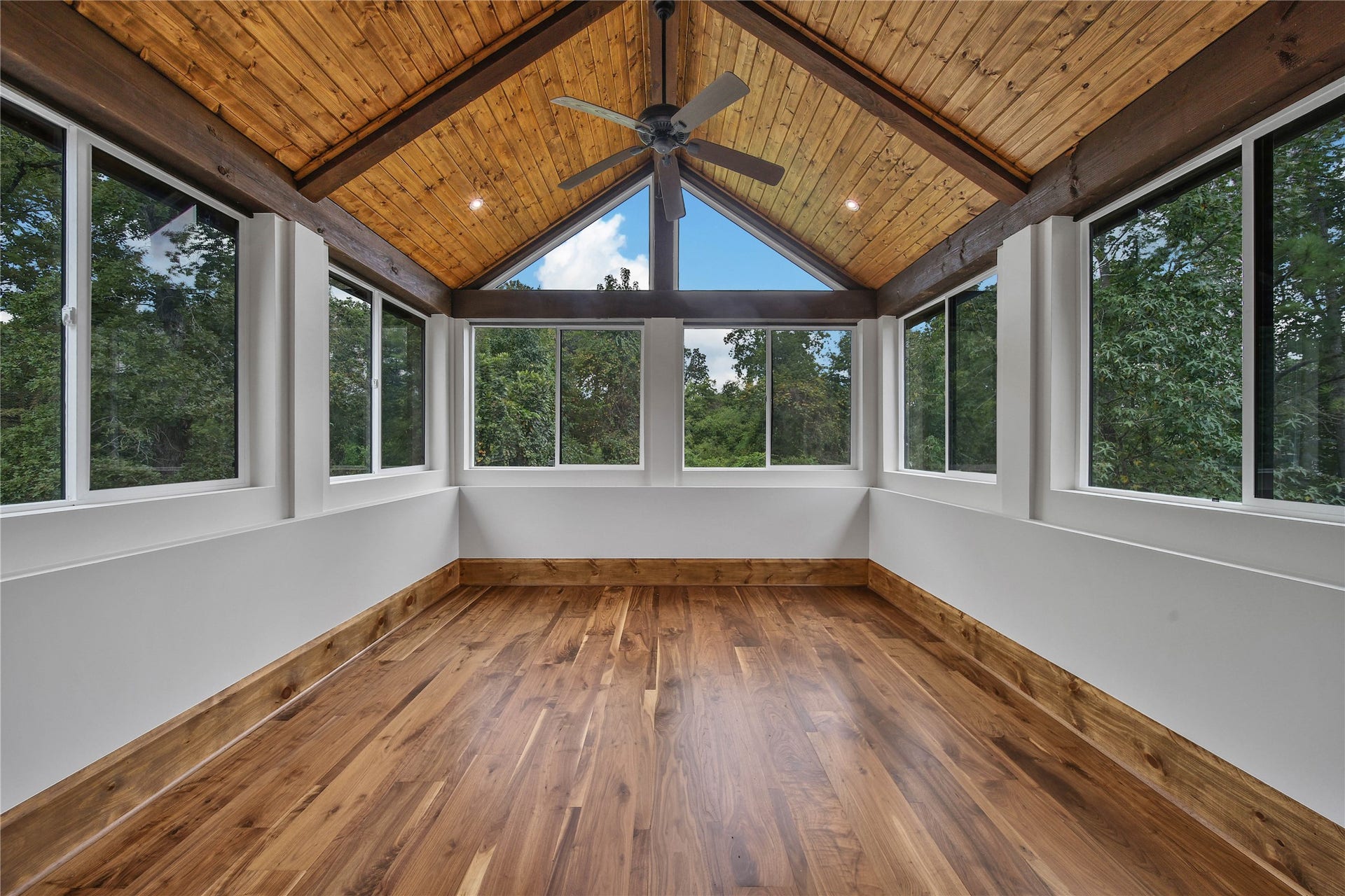 247 S Fazio Way, Spring, TX 77389 Spacious private room adjacent to secondary bedroom transformed with vaulted wood ceilings and peaceful wooded views. Perfect for lounge area, yoga studio, study room.